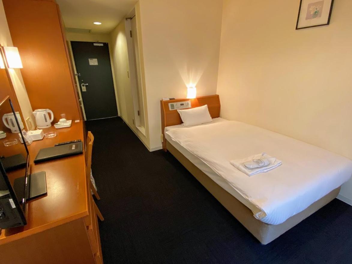 Single Room - Smoking photo 1