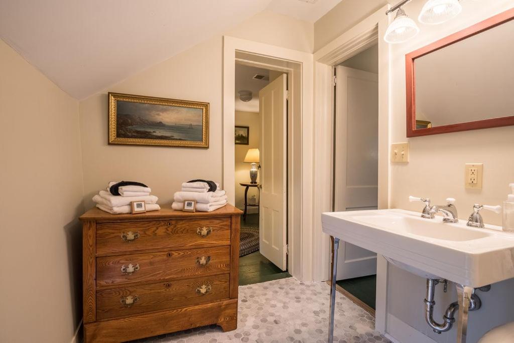 Two-Bedroom Suite photo 3