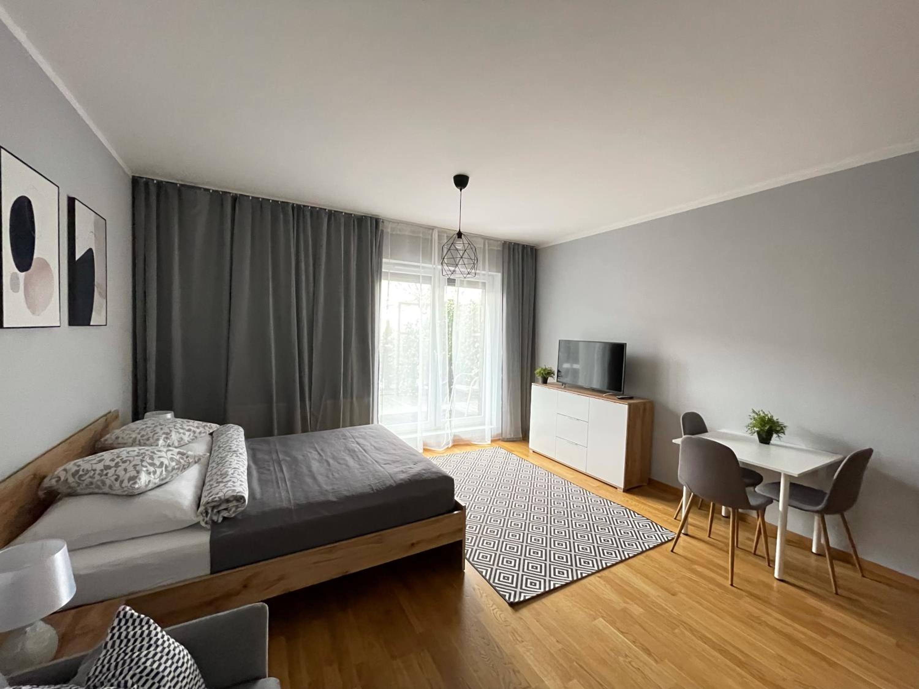 Apartment with Terrace - Photo 1