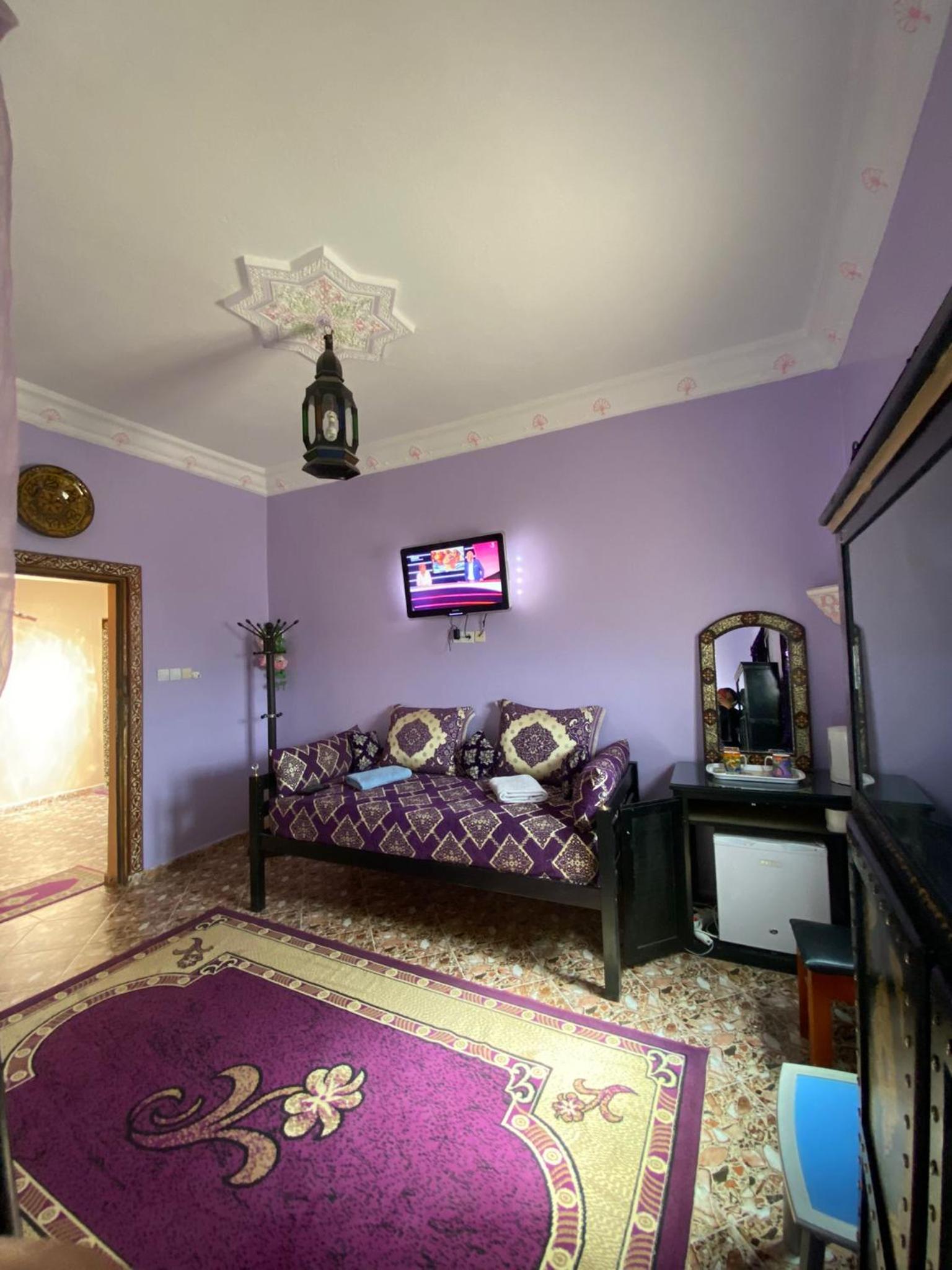 Family Room with Mountain View photo 3