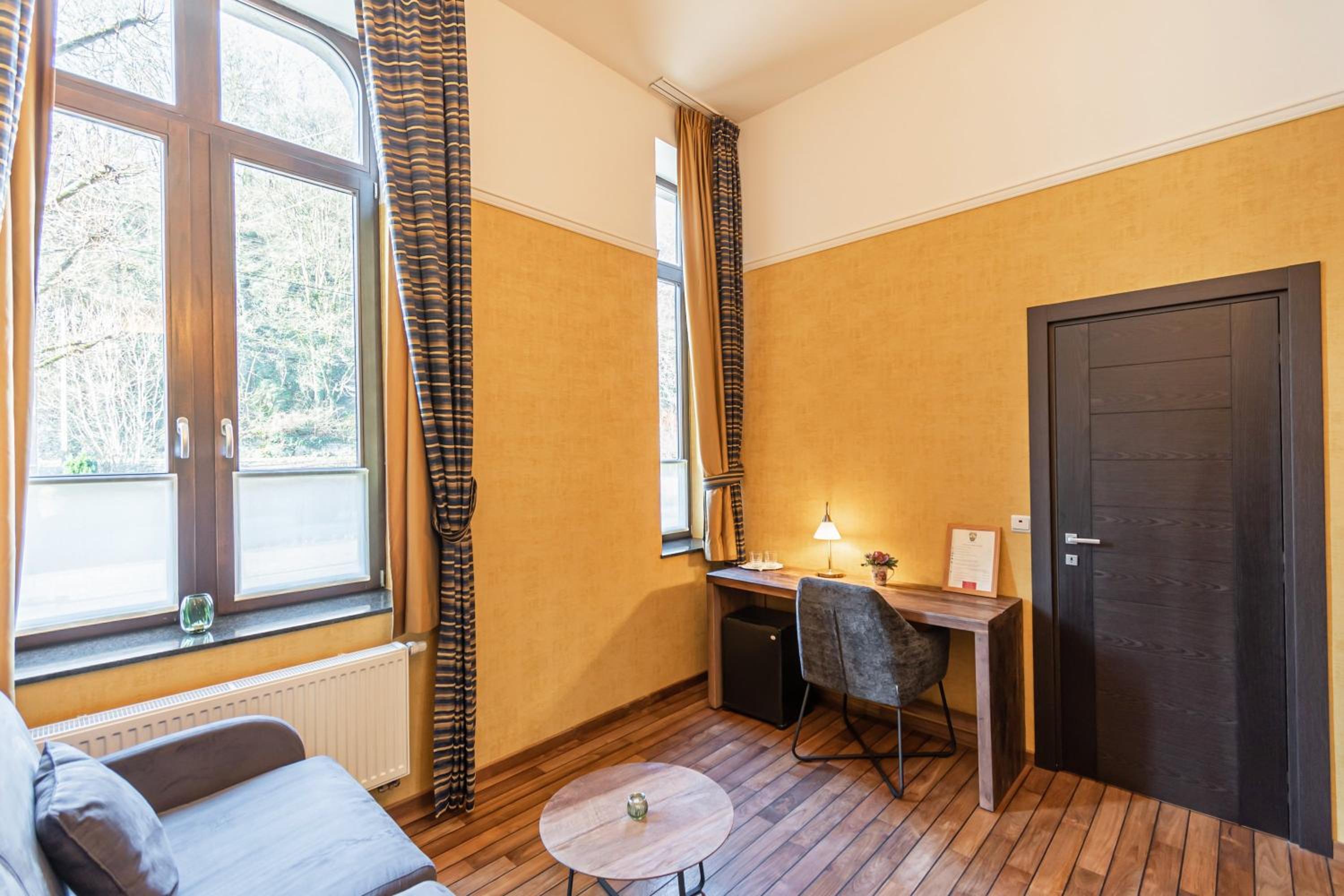 Modern Suite photo 2