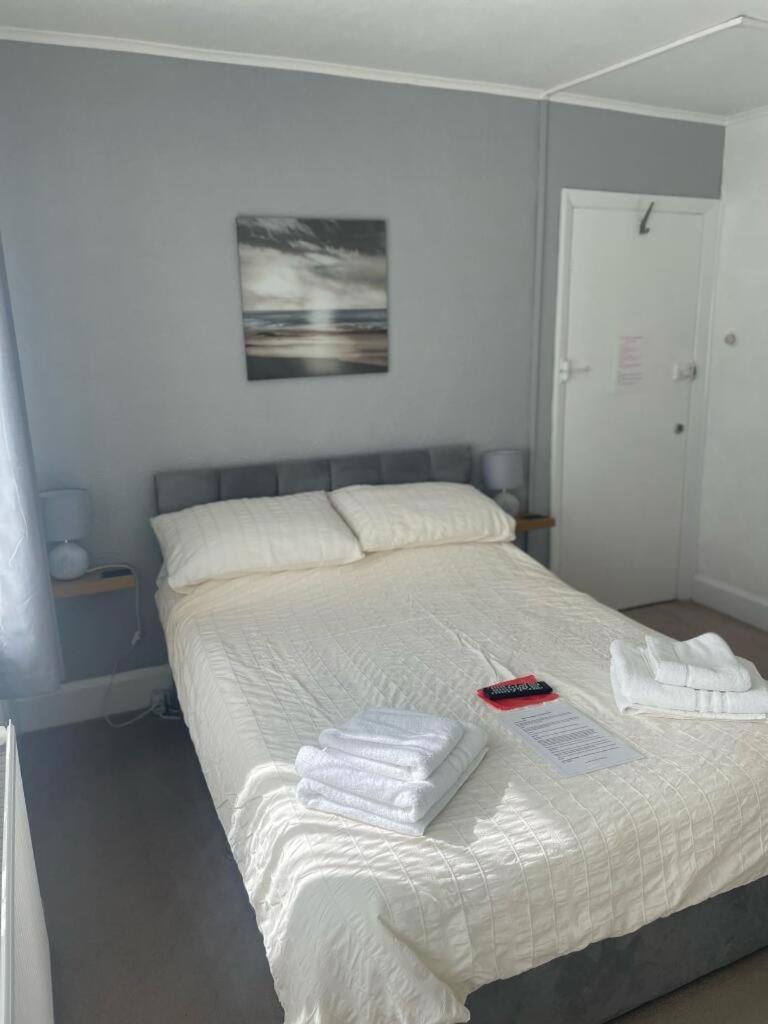 Double Room with Private Bathroom - Photo 1