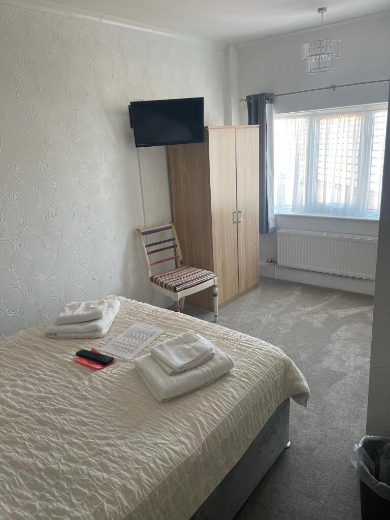 Double Room with Private Bathroom - Photo 4
