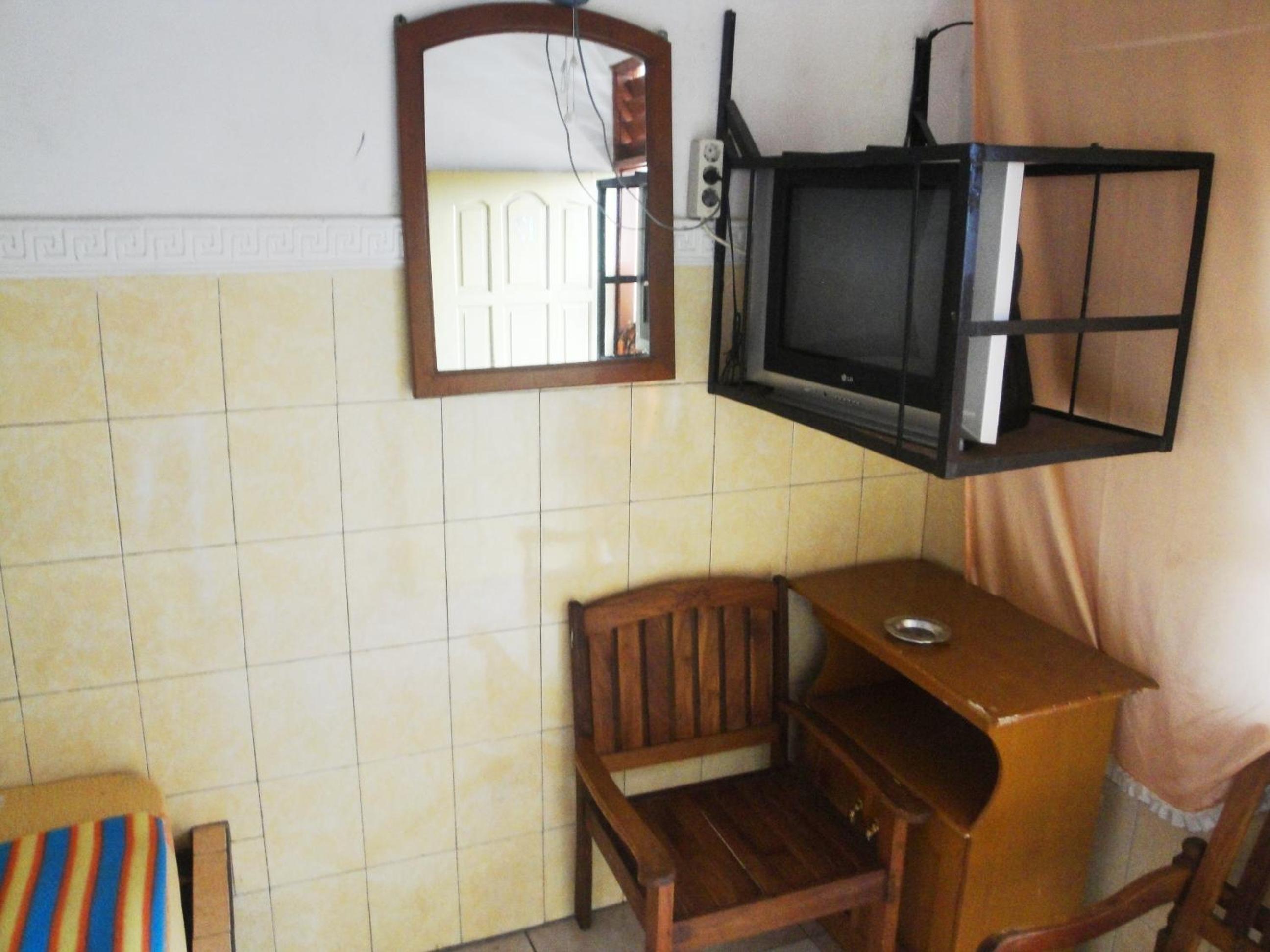 Budget Double Room - Photo 5