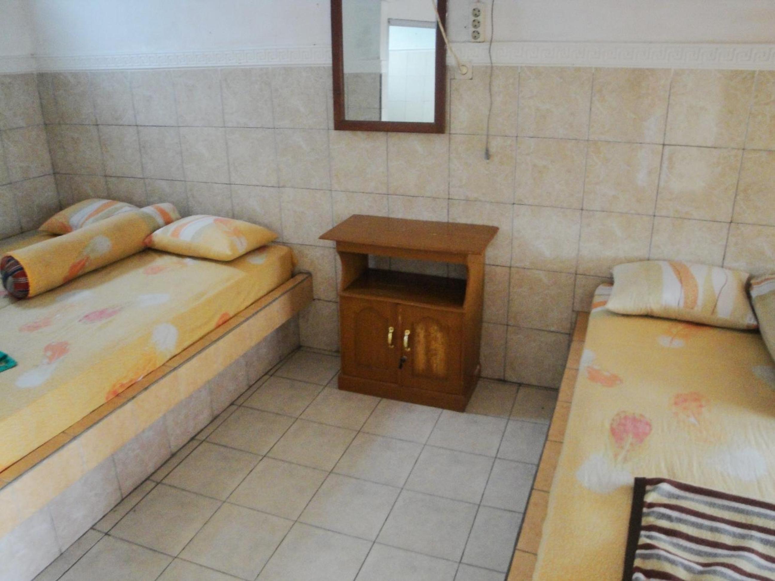 Family Room - Photo 4