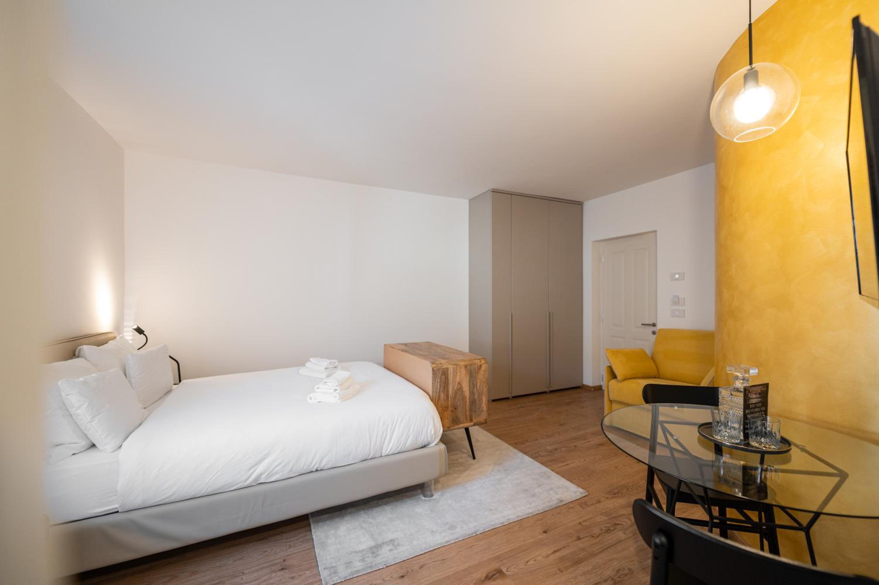 Double Room with Private Bathroom - Photo 17