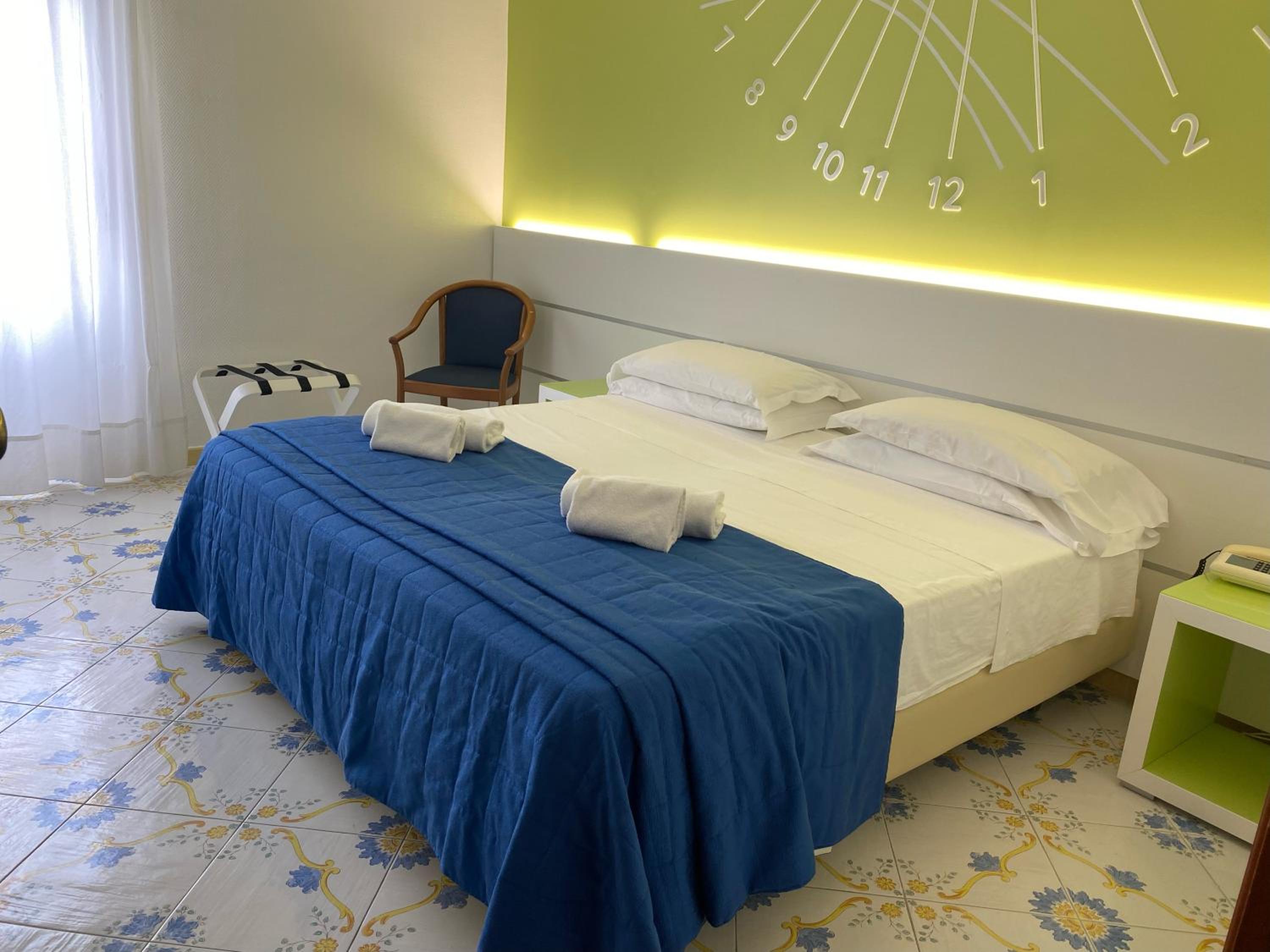 Double or Twin Room - Photo 4