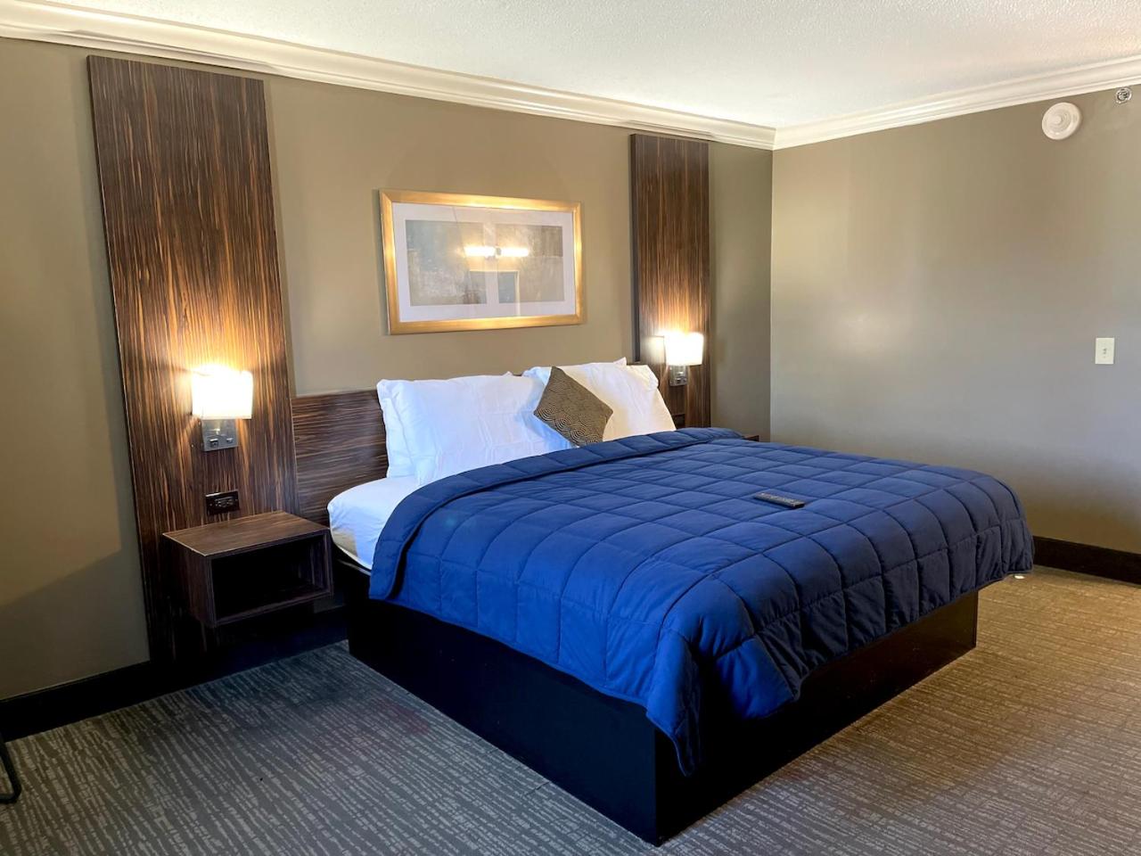 Standard King Room - Photo 3