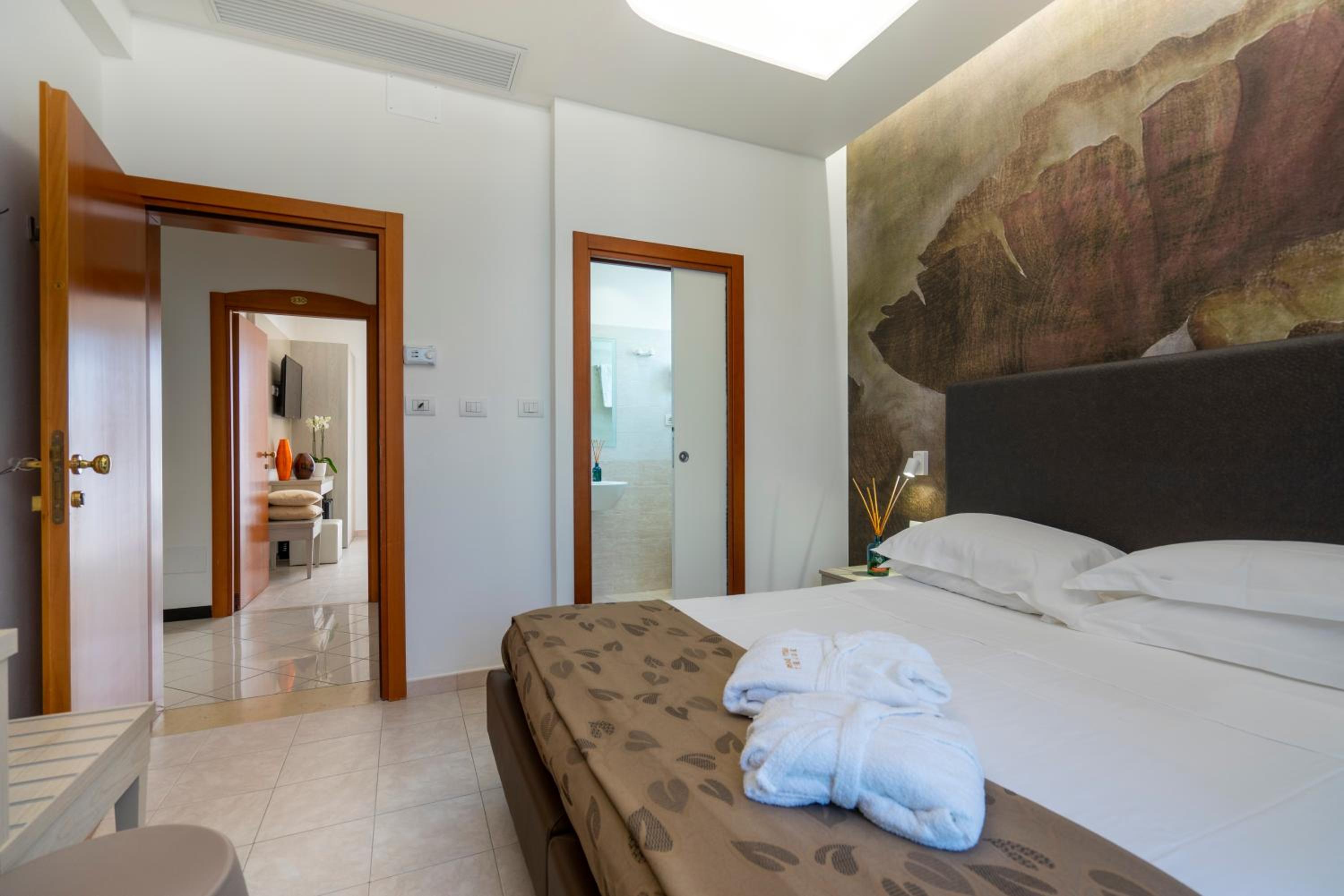 Superior Double Room - Photo 10