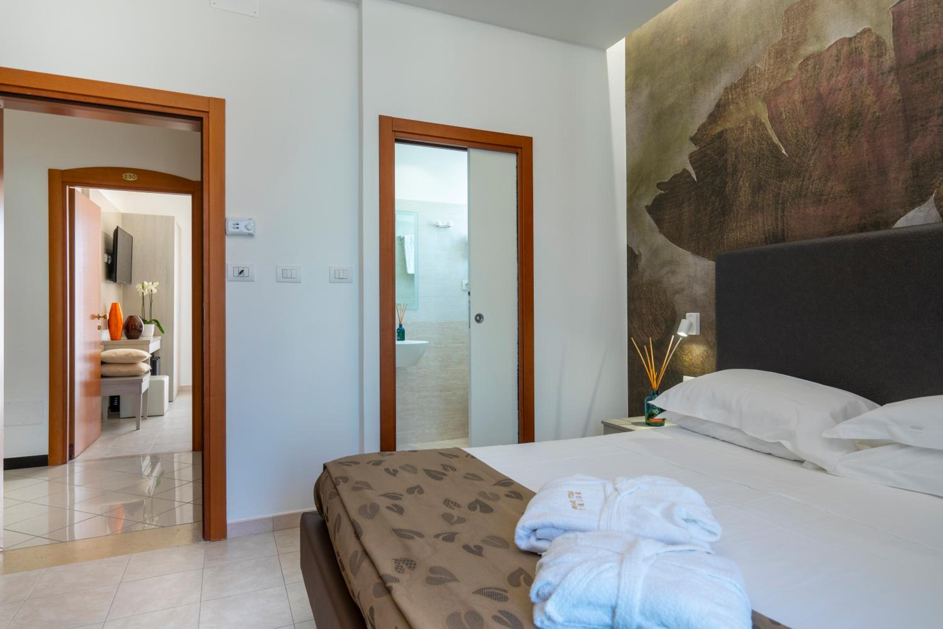 Superior Double Room - Photo 12