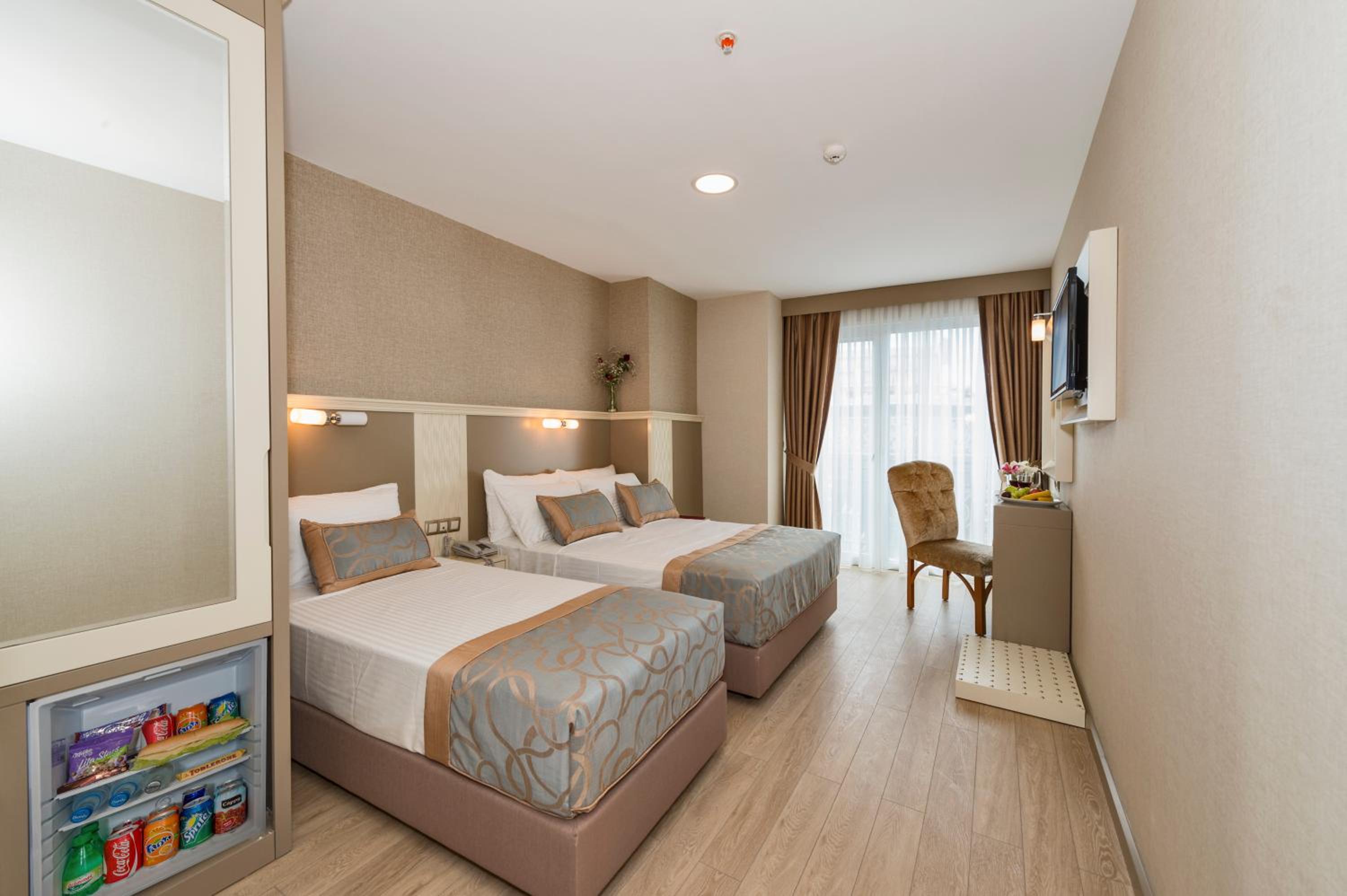 Double or Twin Room photo 3