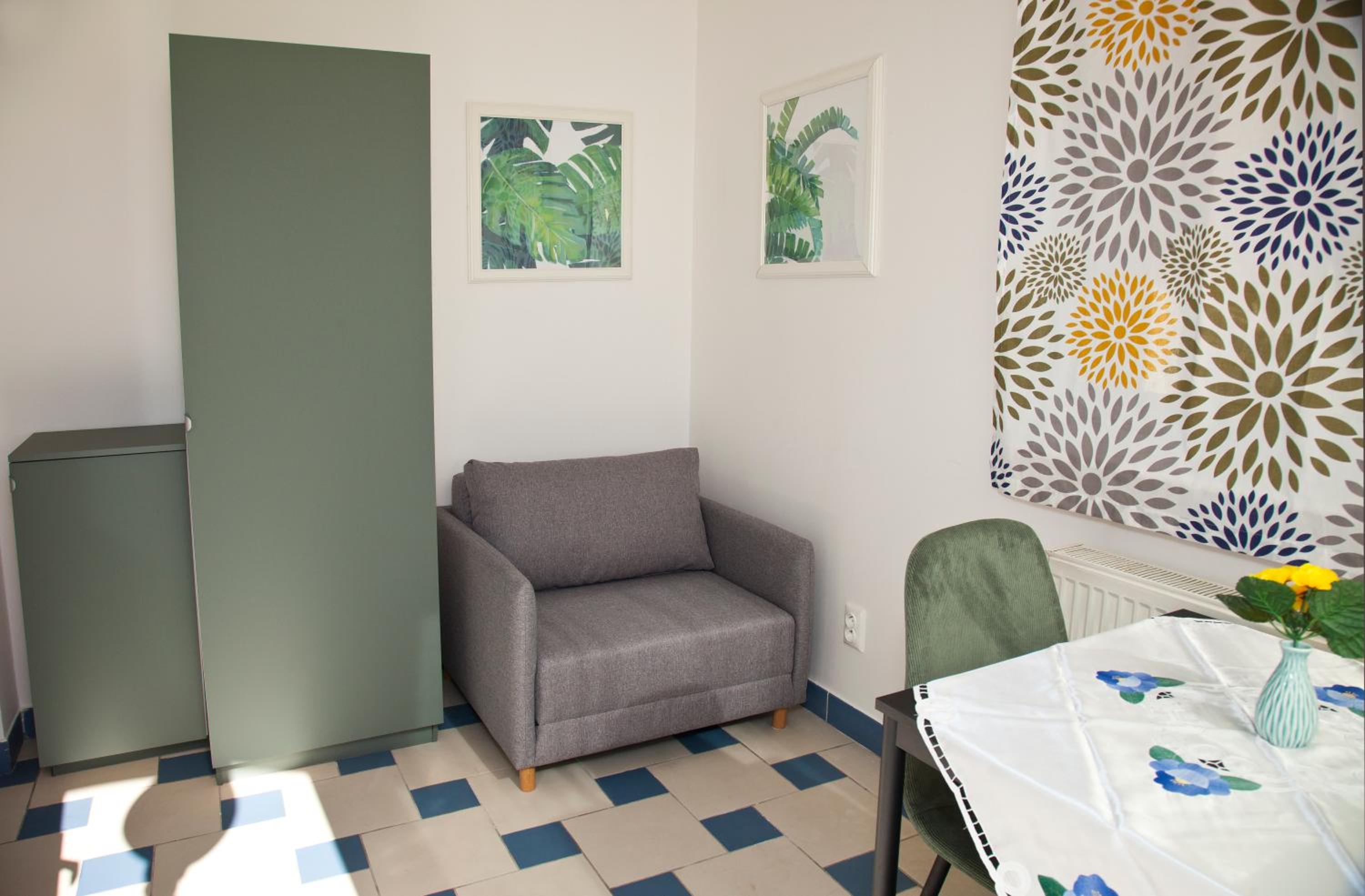 Two-Bedroom Apartment - Photo 9