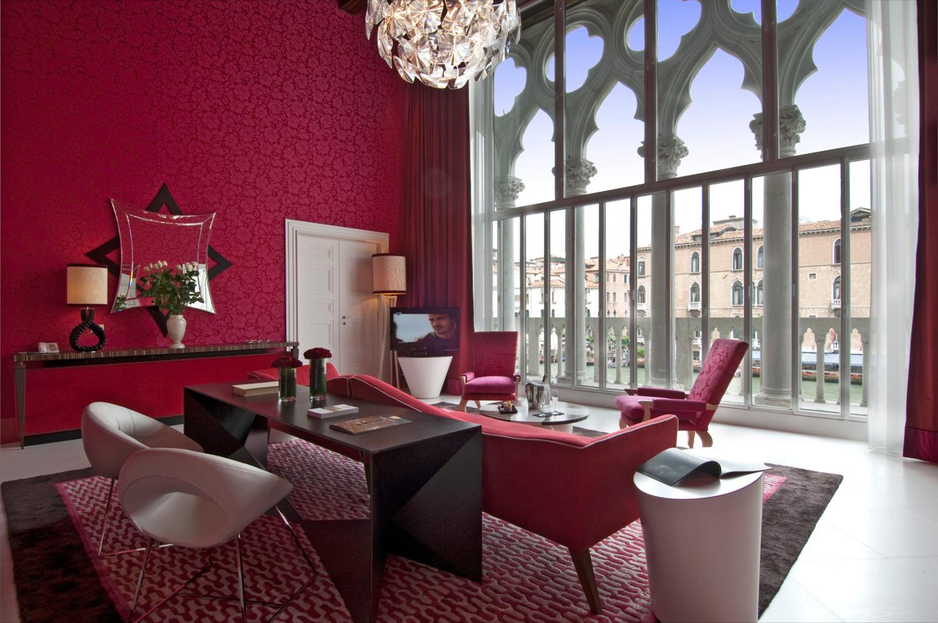 Deluxe Suite with Grand Canal View thumbnail 5