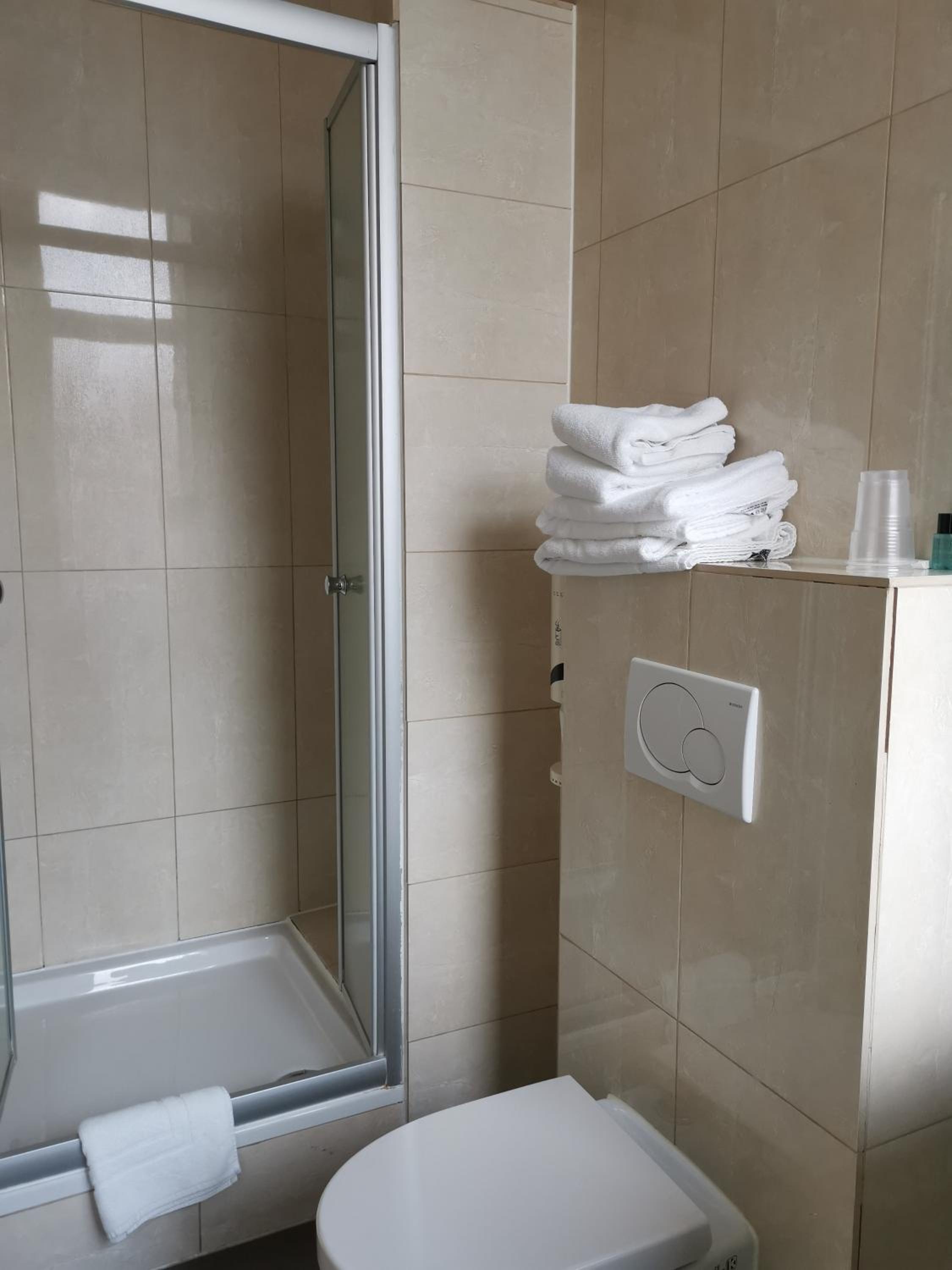Comfort Double Room with Shower photo 2