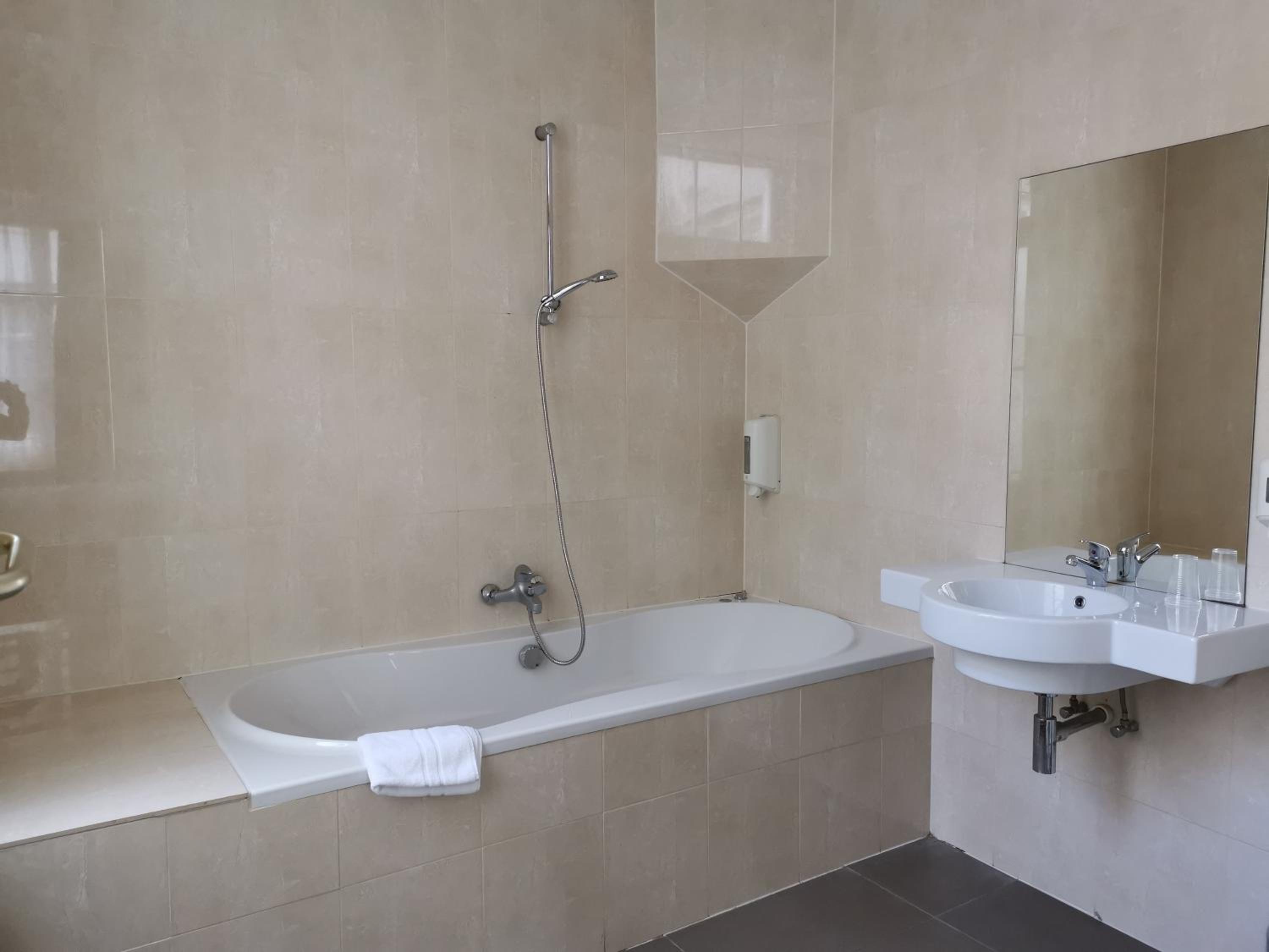 Comfort Double Room with Bath photo 2