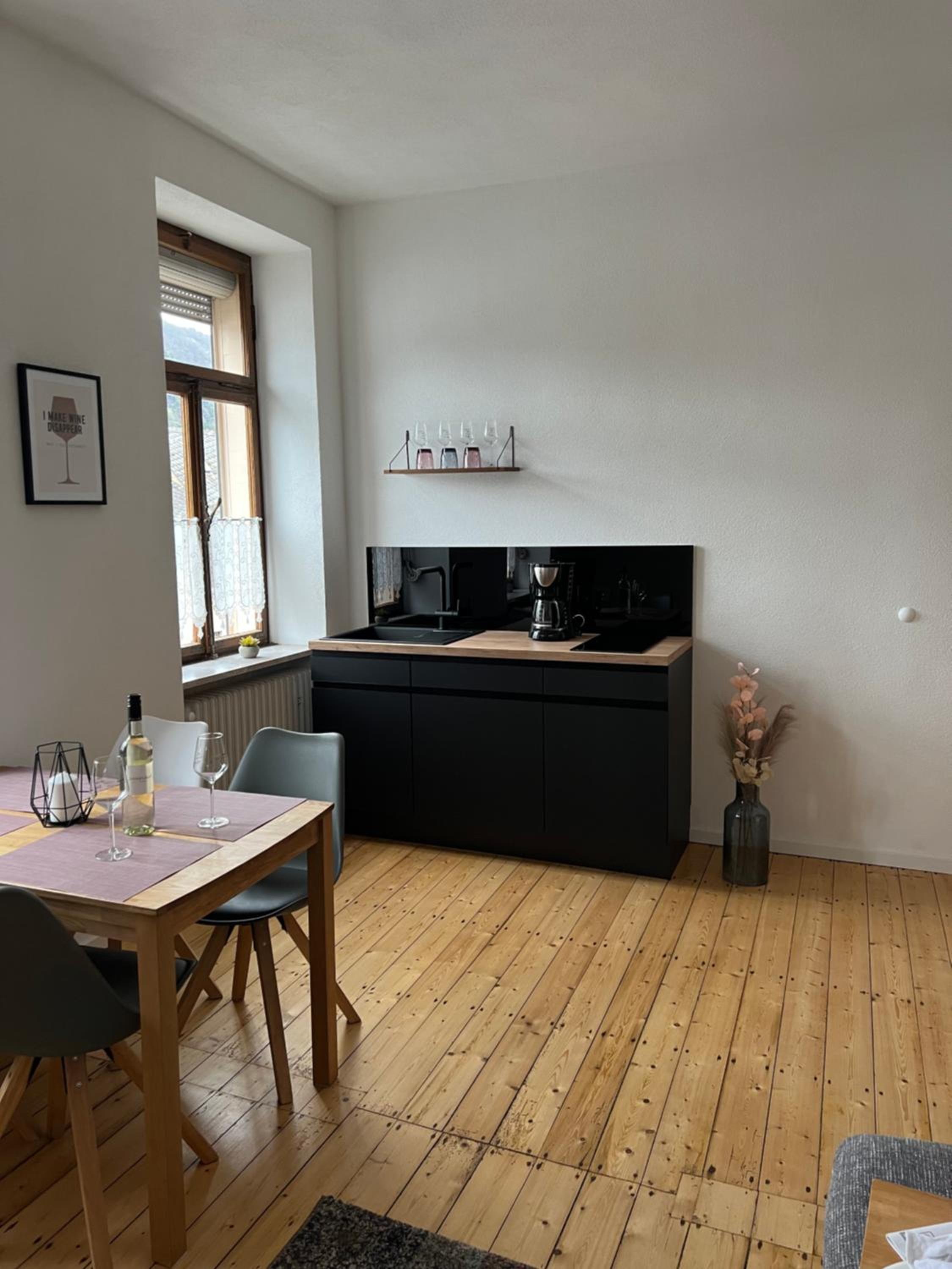 One-Bedroom Apartment photo 2