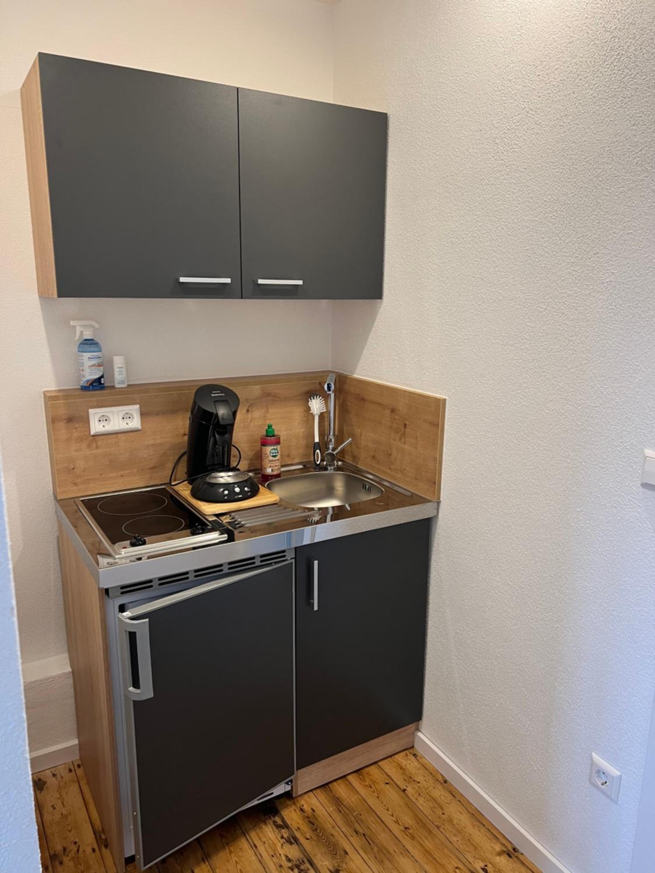 One-Bedroom Apartment - Photo 4
