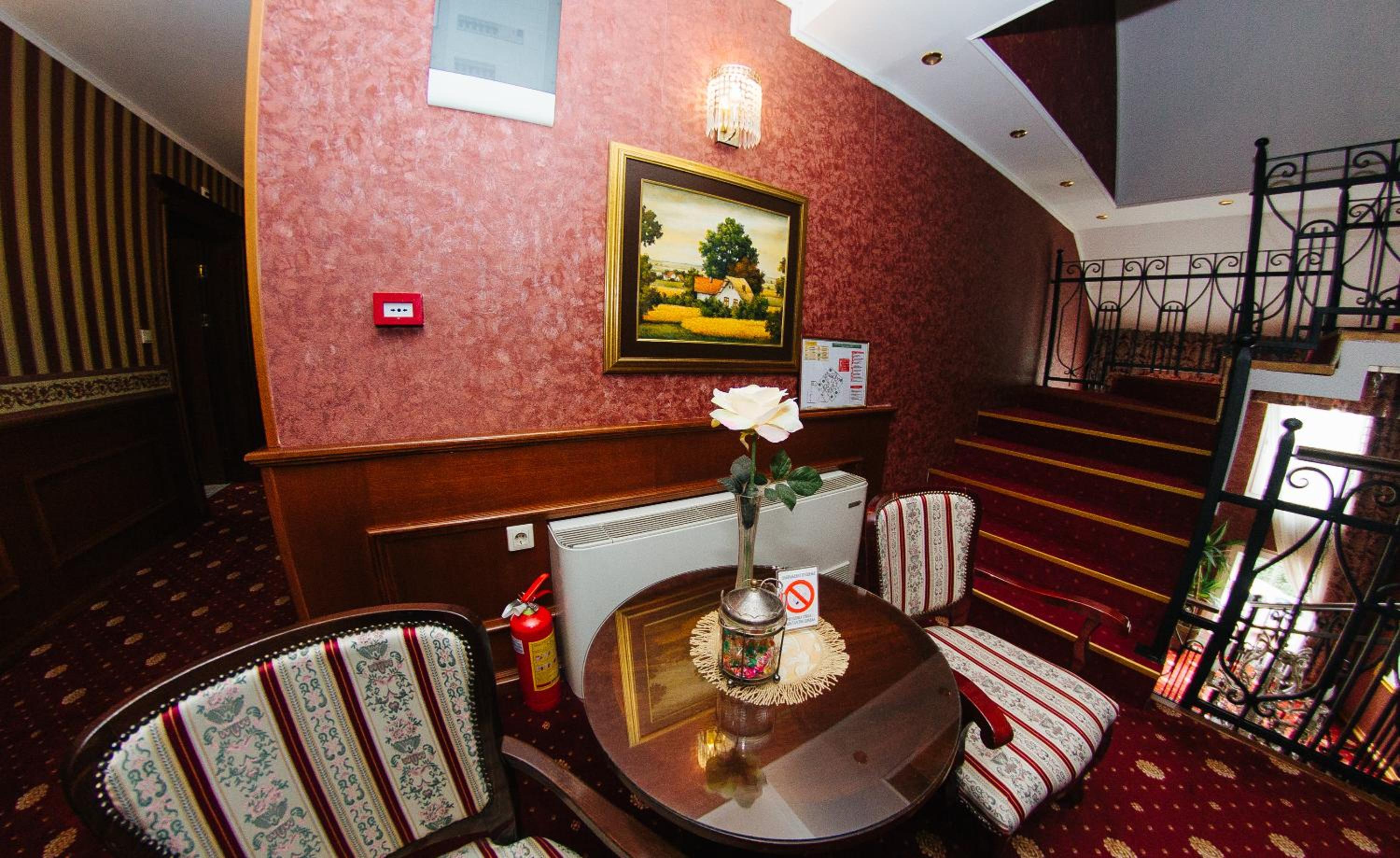 Double or Twin Room photo 3
