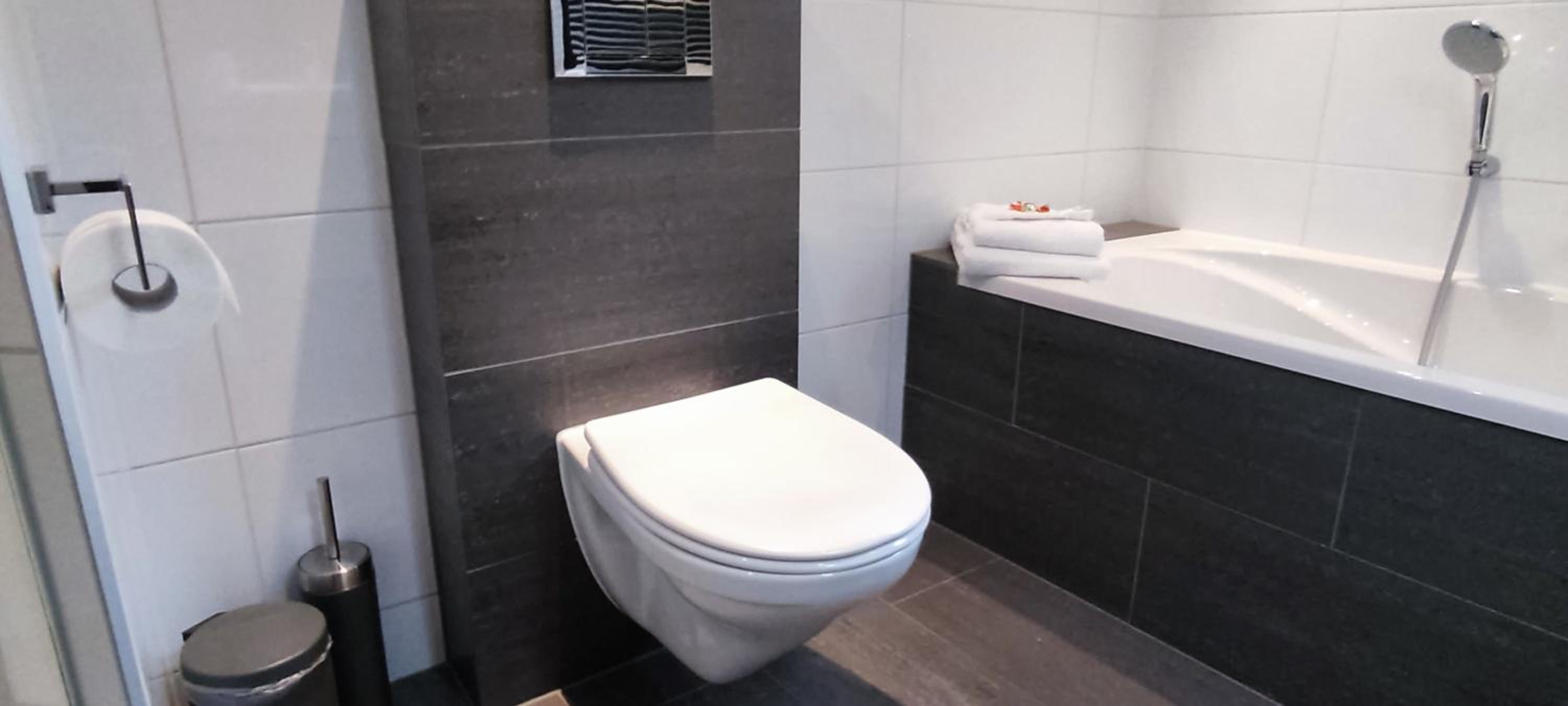 Standard Twin Room with Private Bathroom photo 2