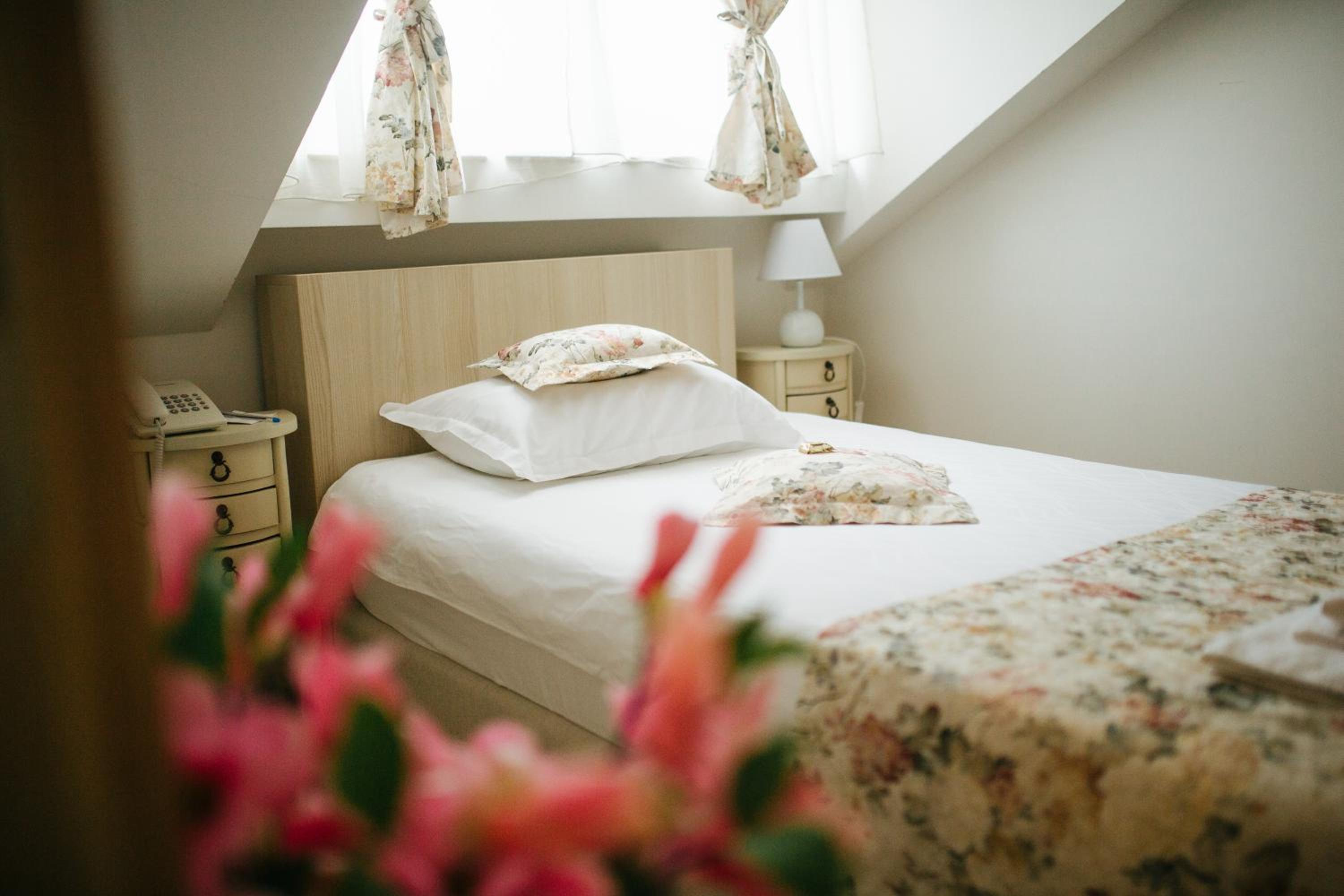 Single Room photo 3
