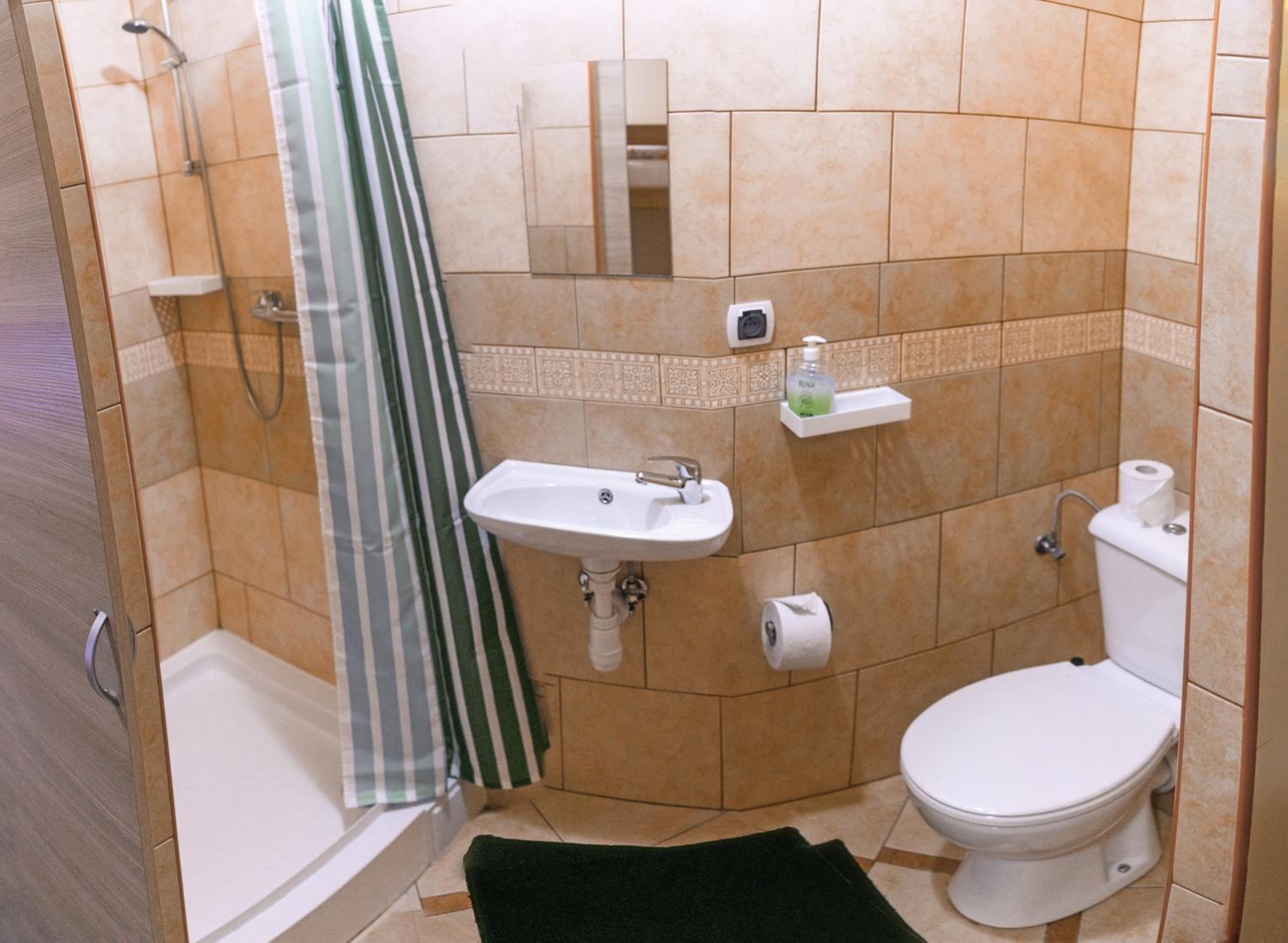 Twin Room - Photo 3