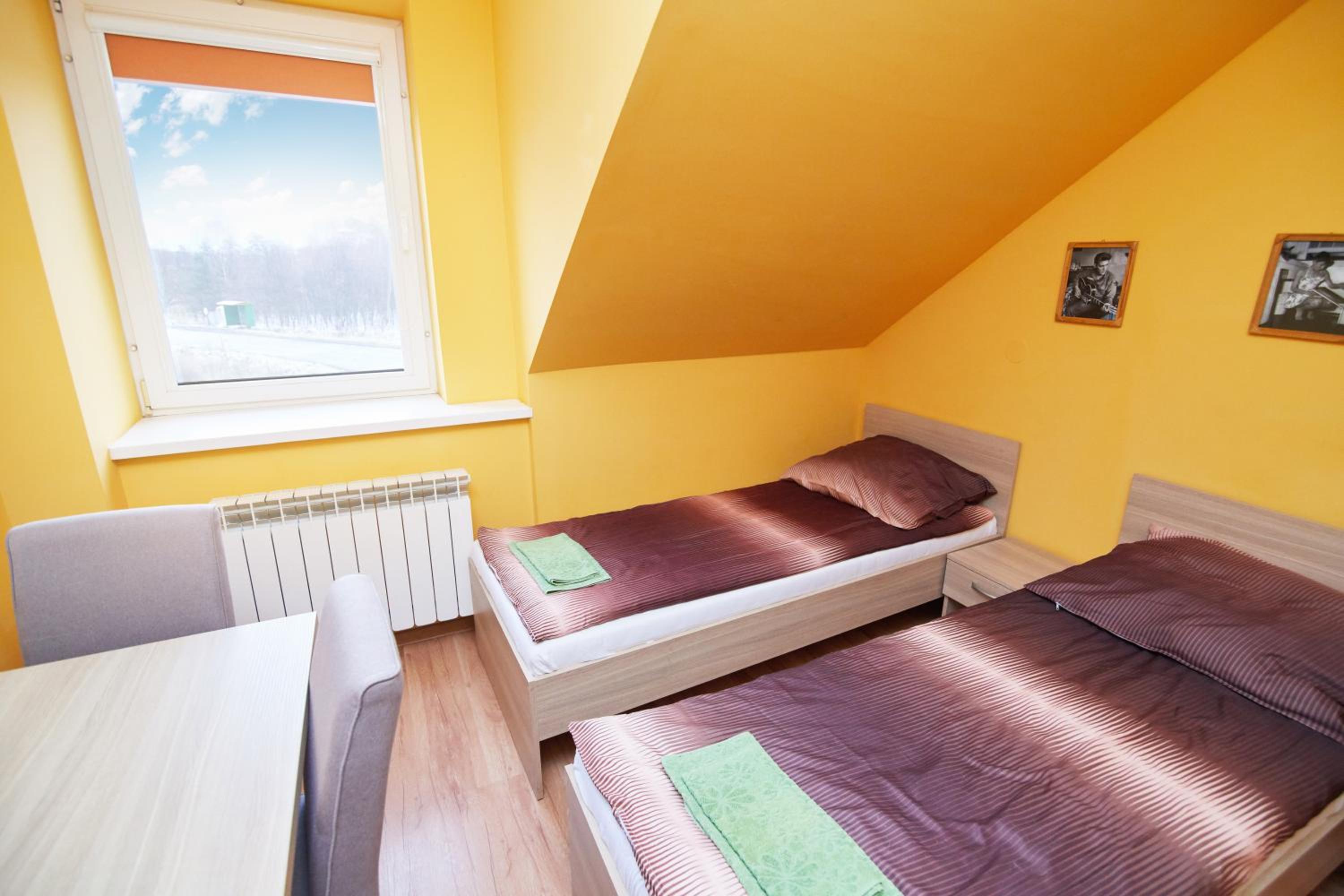 Twin Room - Photo 4