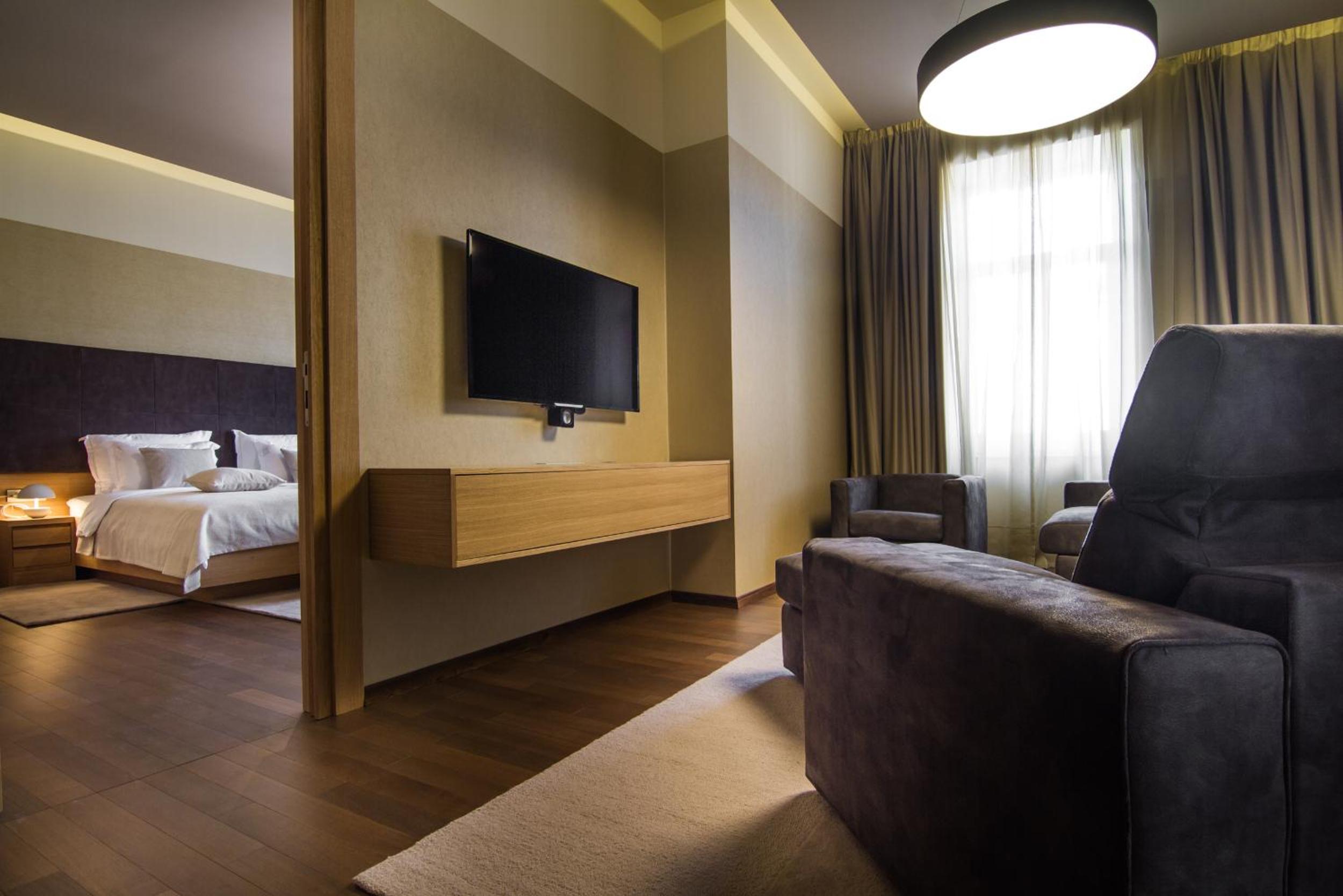 Two-Bedroom Apartment - Photo 8