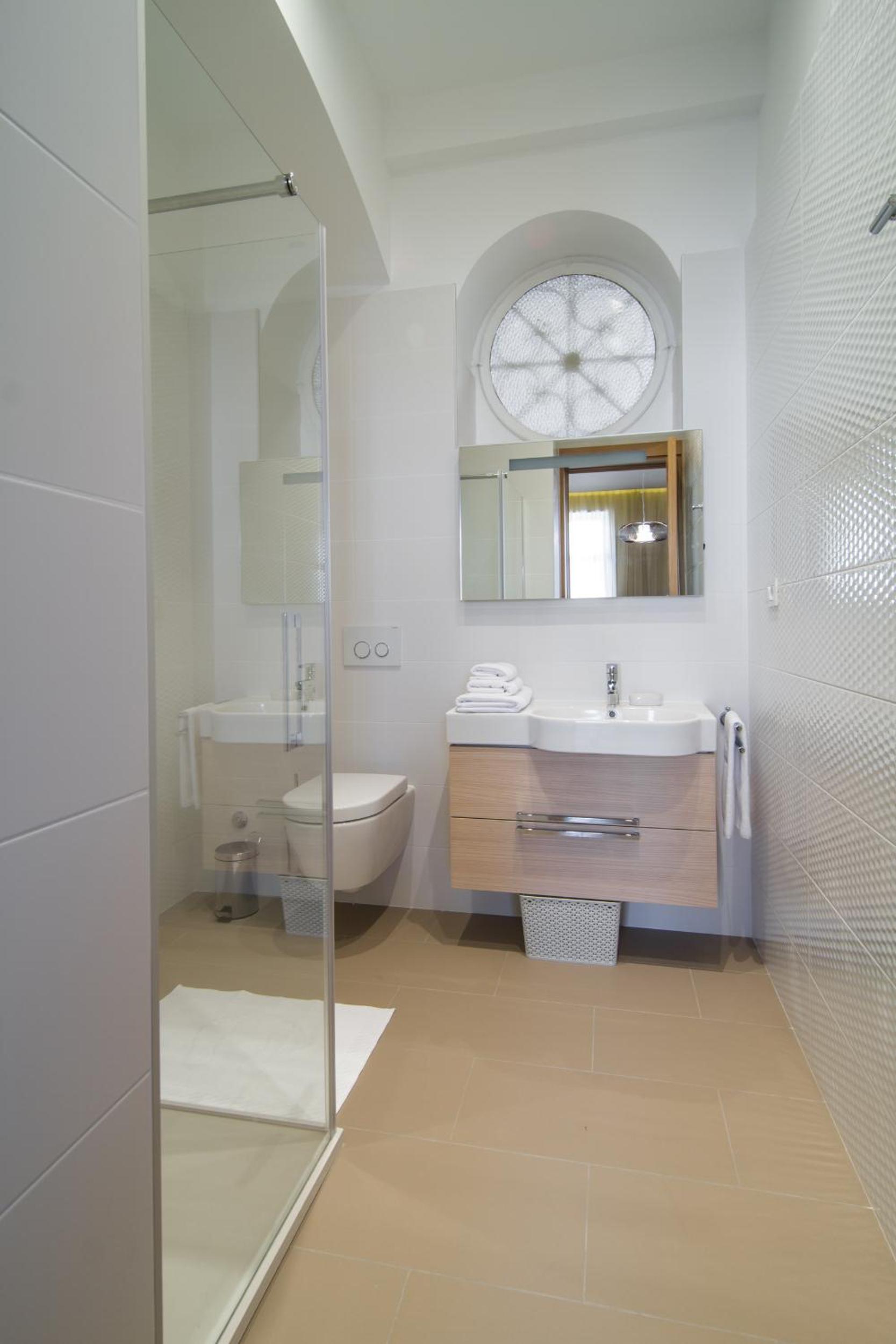 Two-Bedroom Apartment - Photo 7