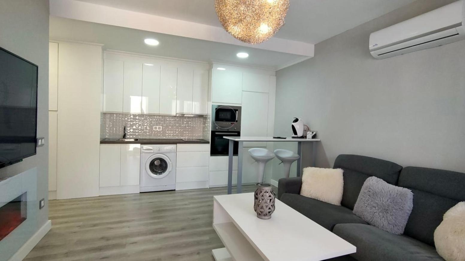 One-Bedroom Apartment - Photo 106
