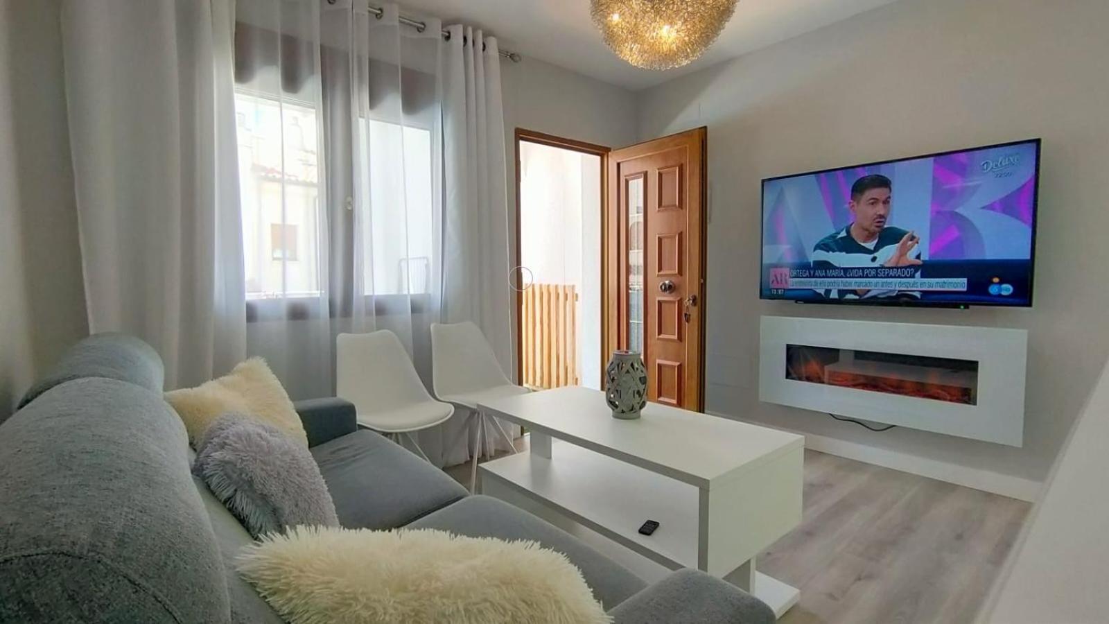 One-Bedroom Apartment - Photo 1