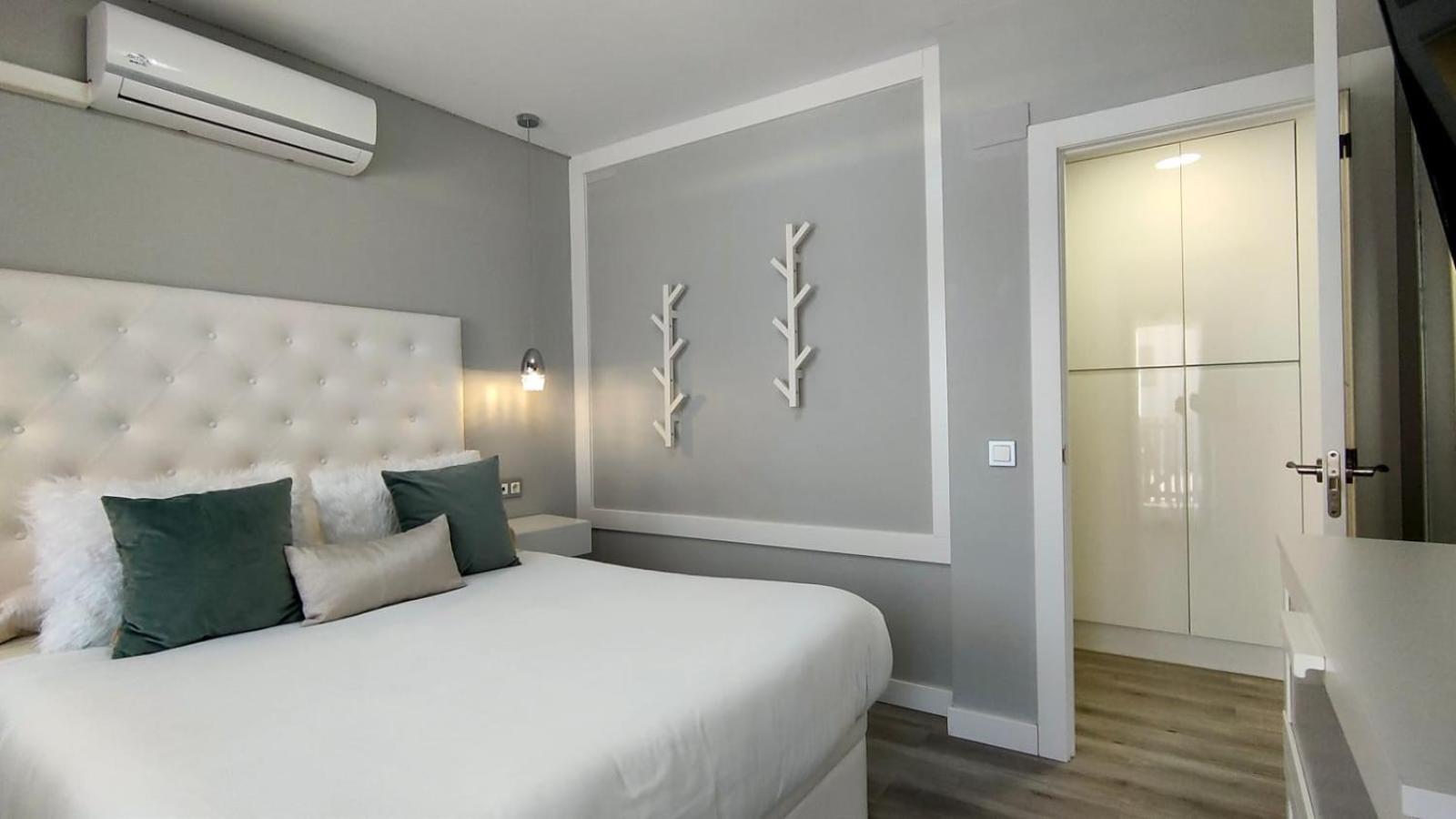One-Bedroom Apartment - Photo 103