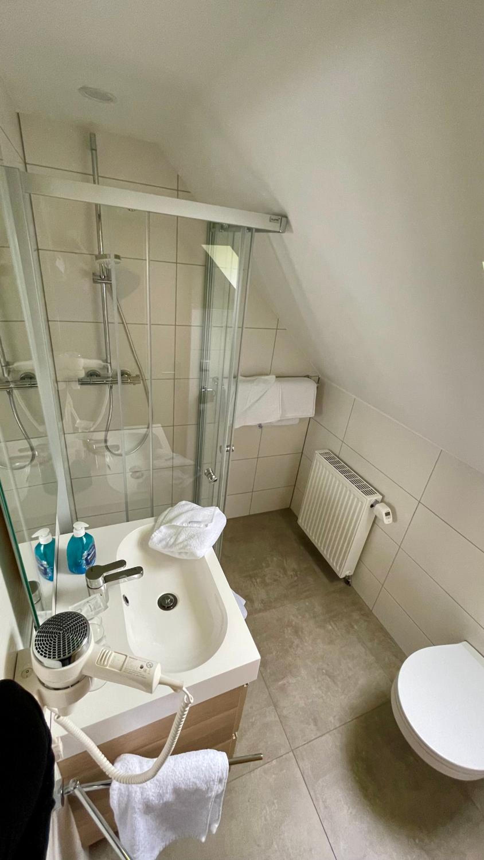 One-Bedroom Apartment - Photo 4