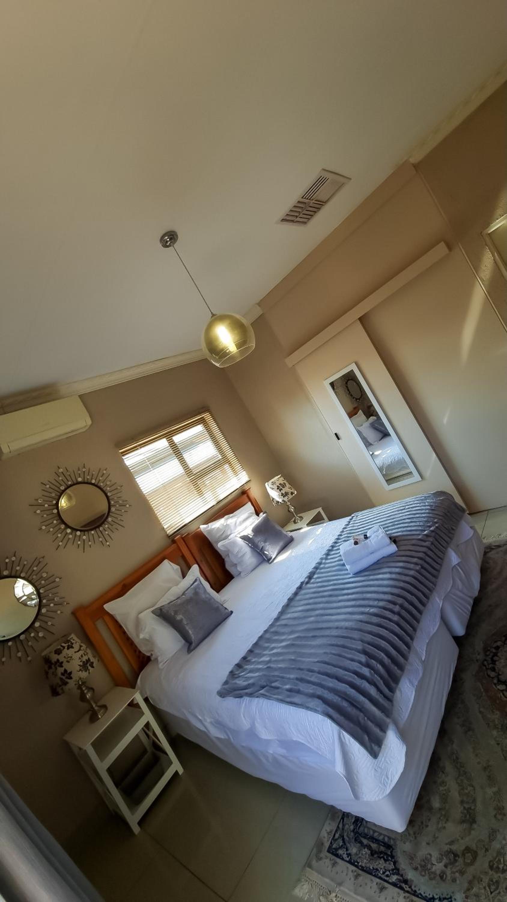 Deluxe Double or Twin Room photo 1