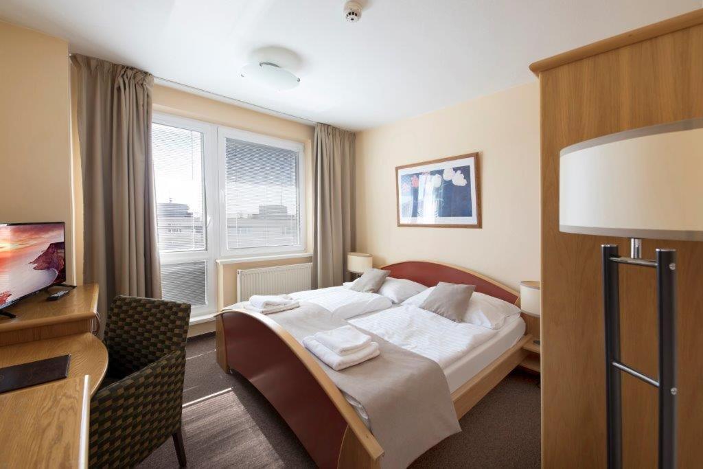 Standard Double or Twin Room photo 1