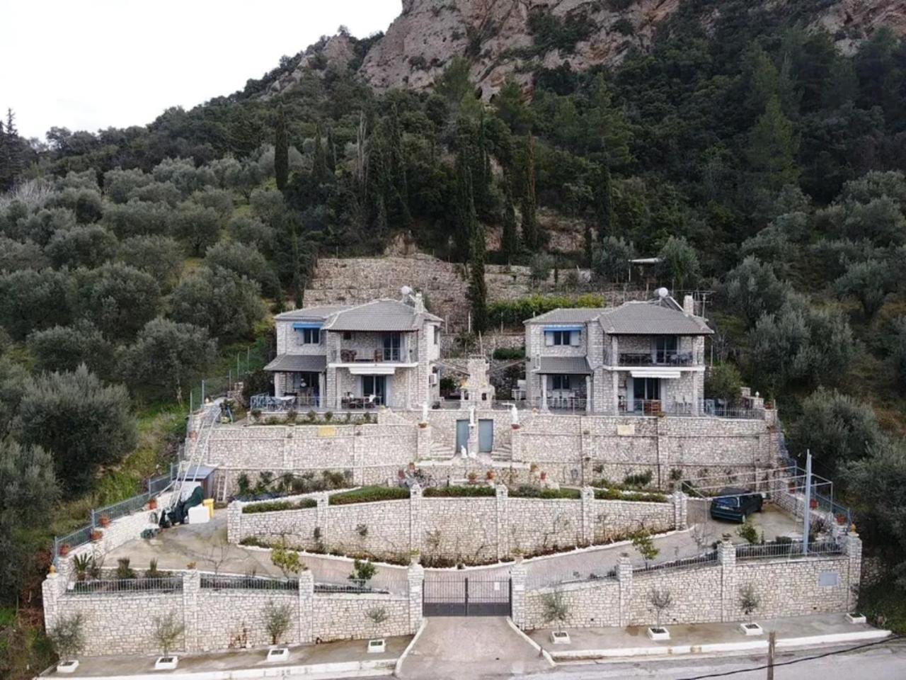 Villa with Sea View - Photo 4