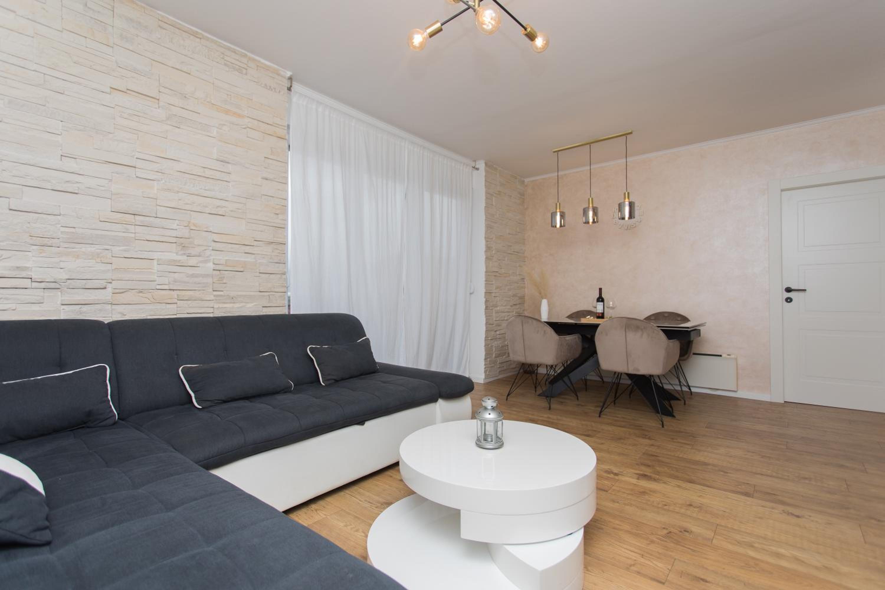Two-Bedroom Apartment - Photo 24