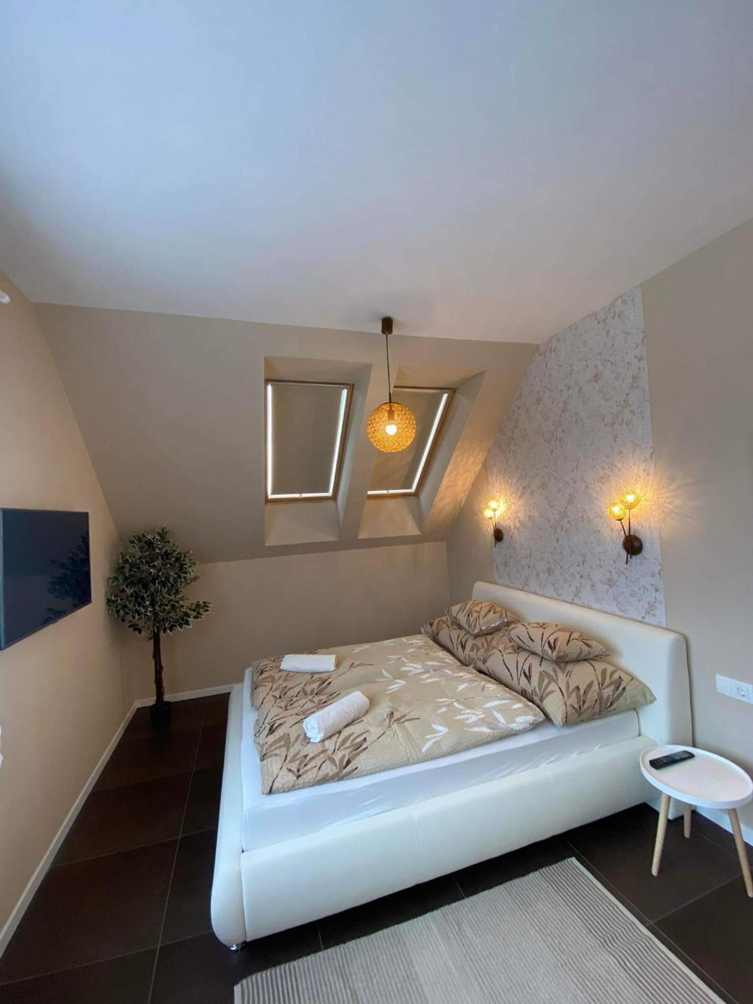 Studio Apartment photo 1