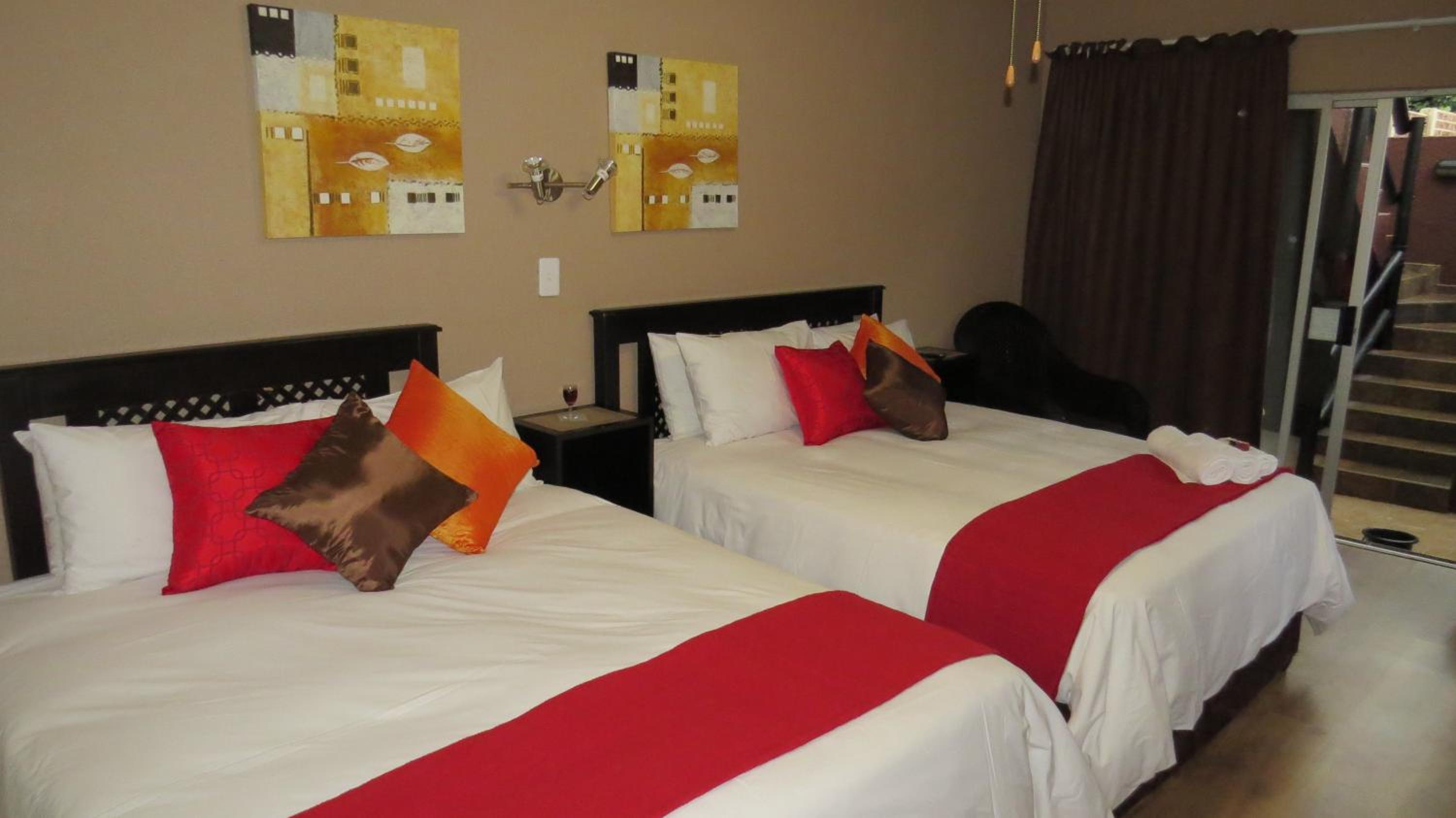 Twin Room with Bathroom photo 1