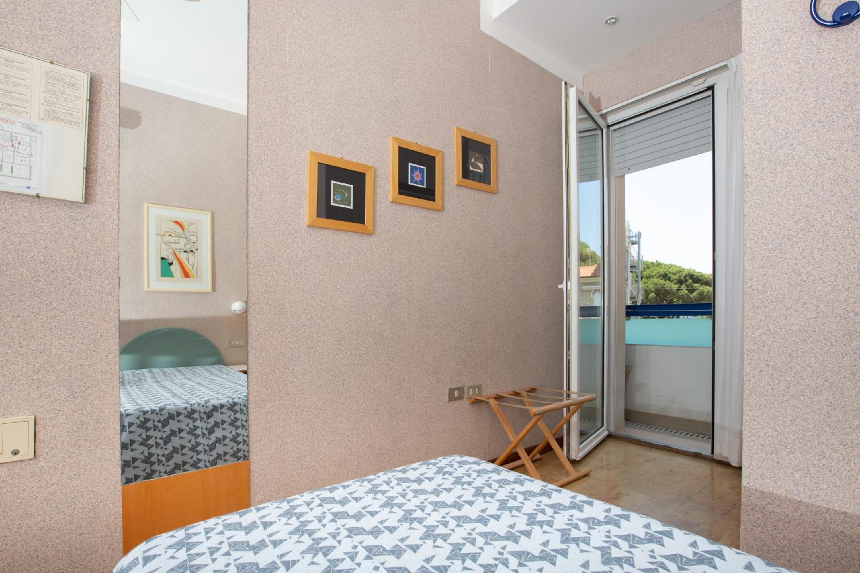 Standard Double Room photo 2