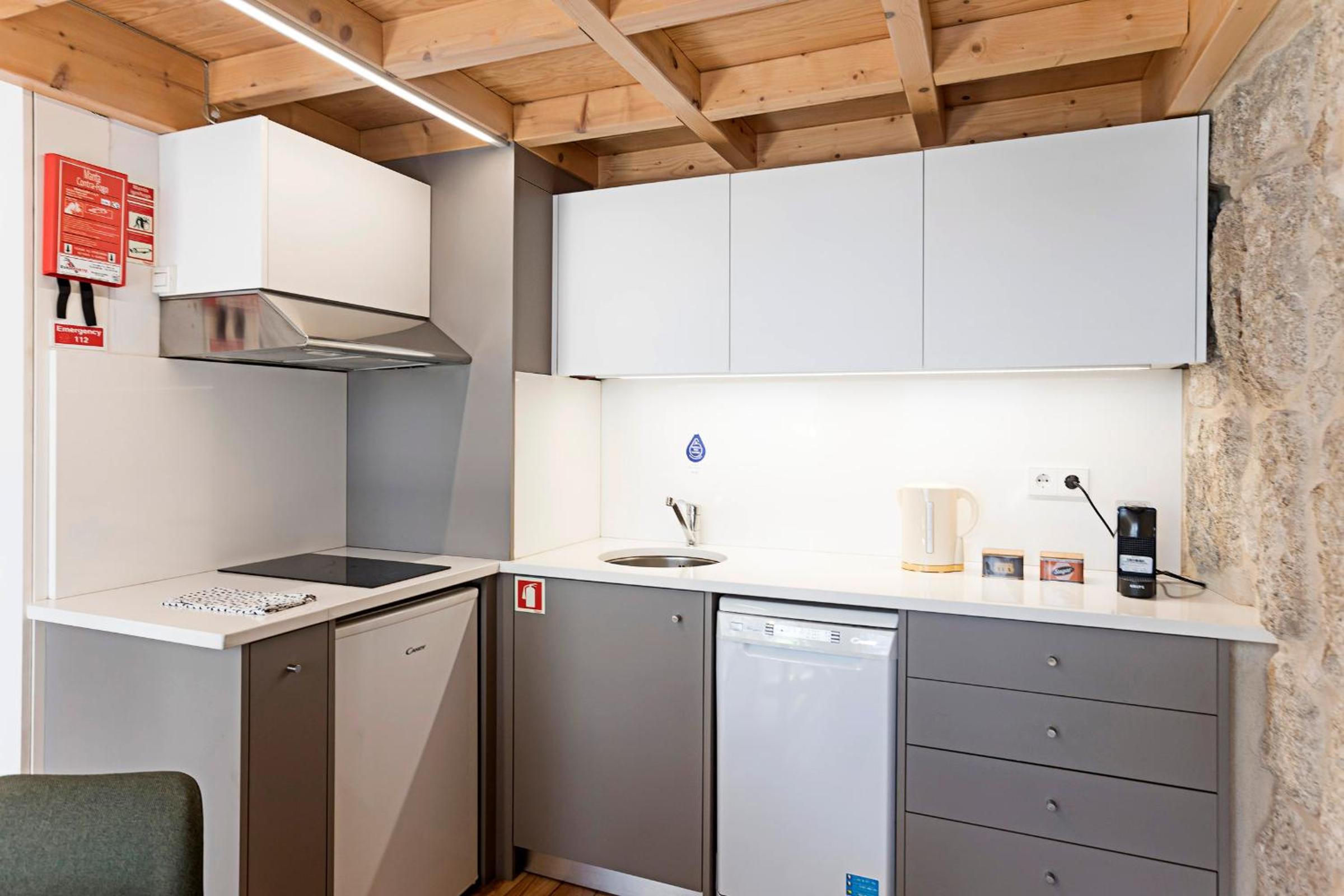Two-Bedroom Apartment - Photo 8