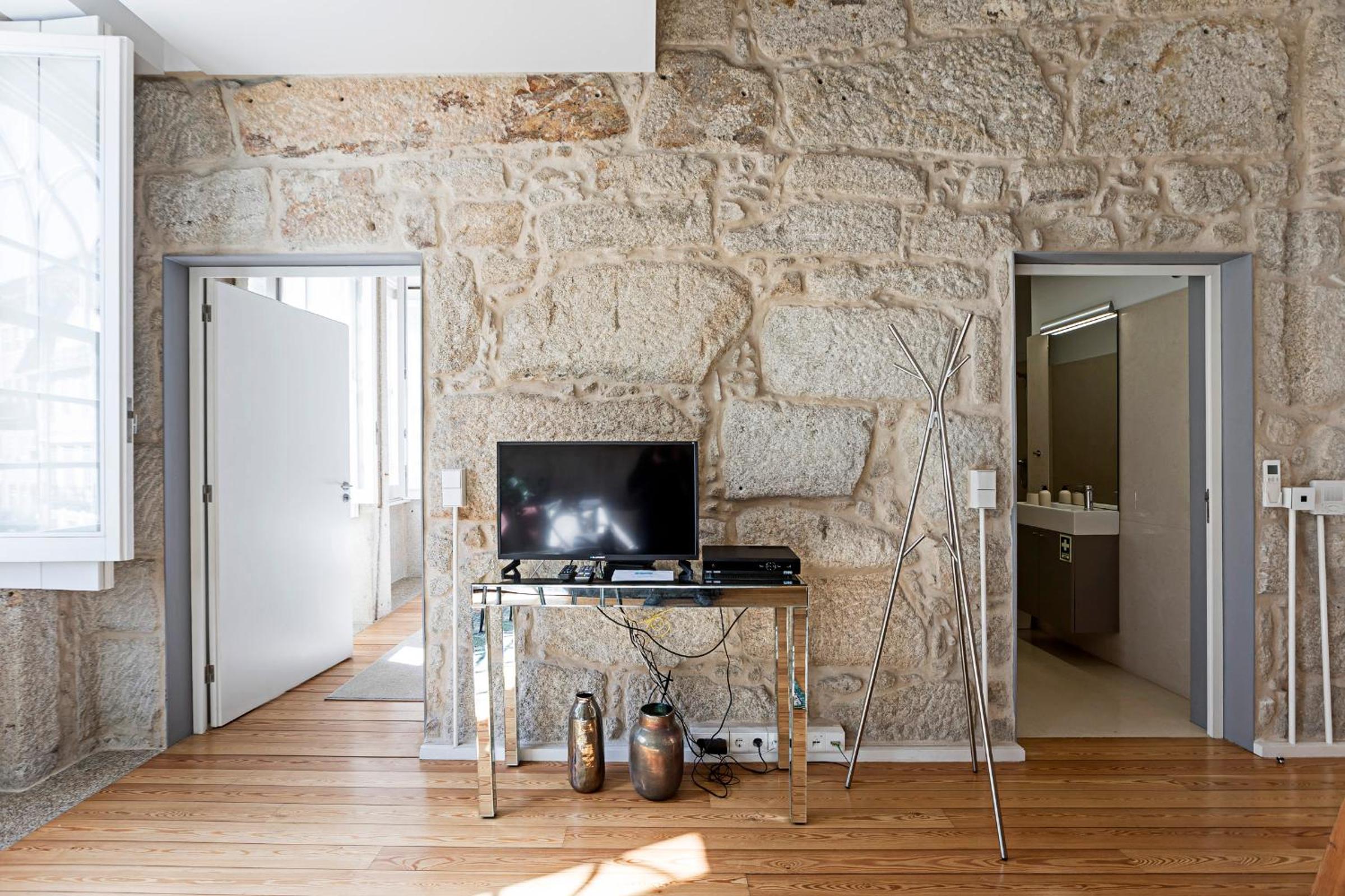 Two-Bedroom Apartment - Photo 15