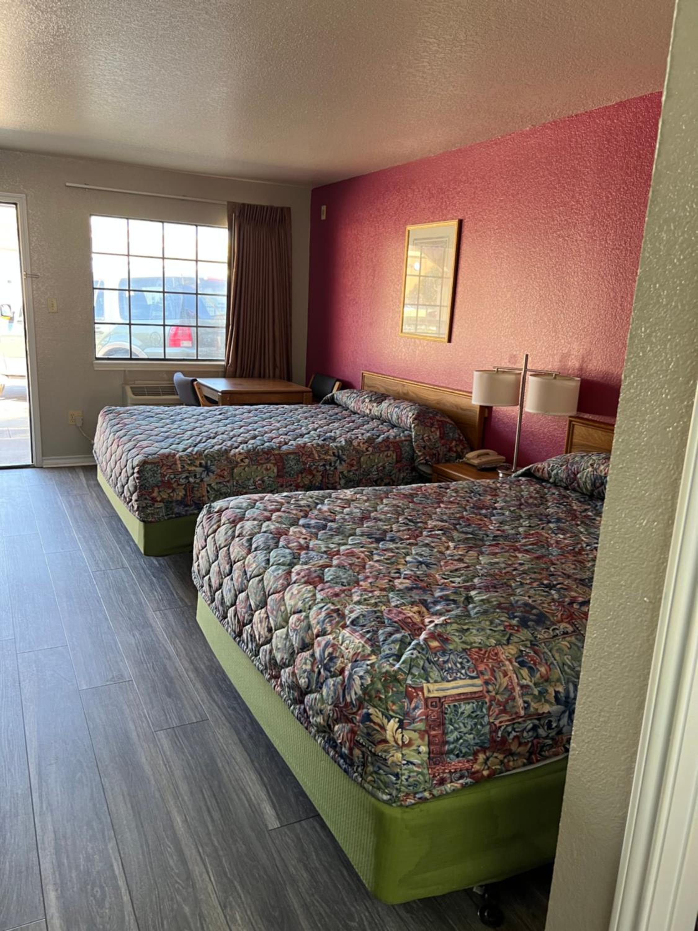 Queen Room - Photo 8
