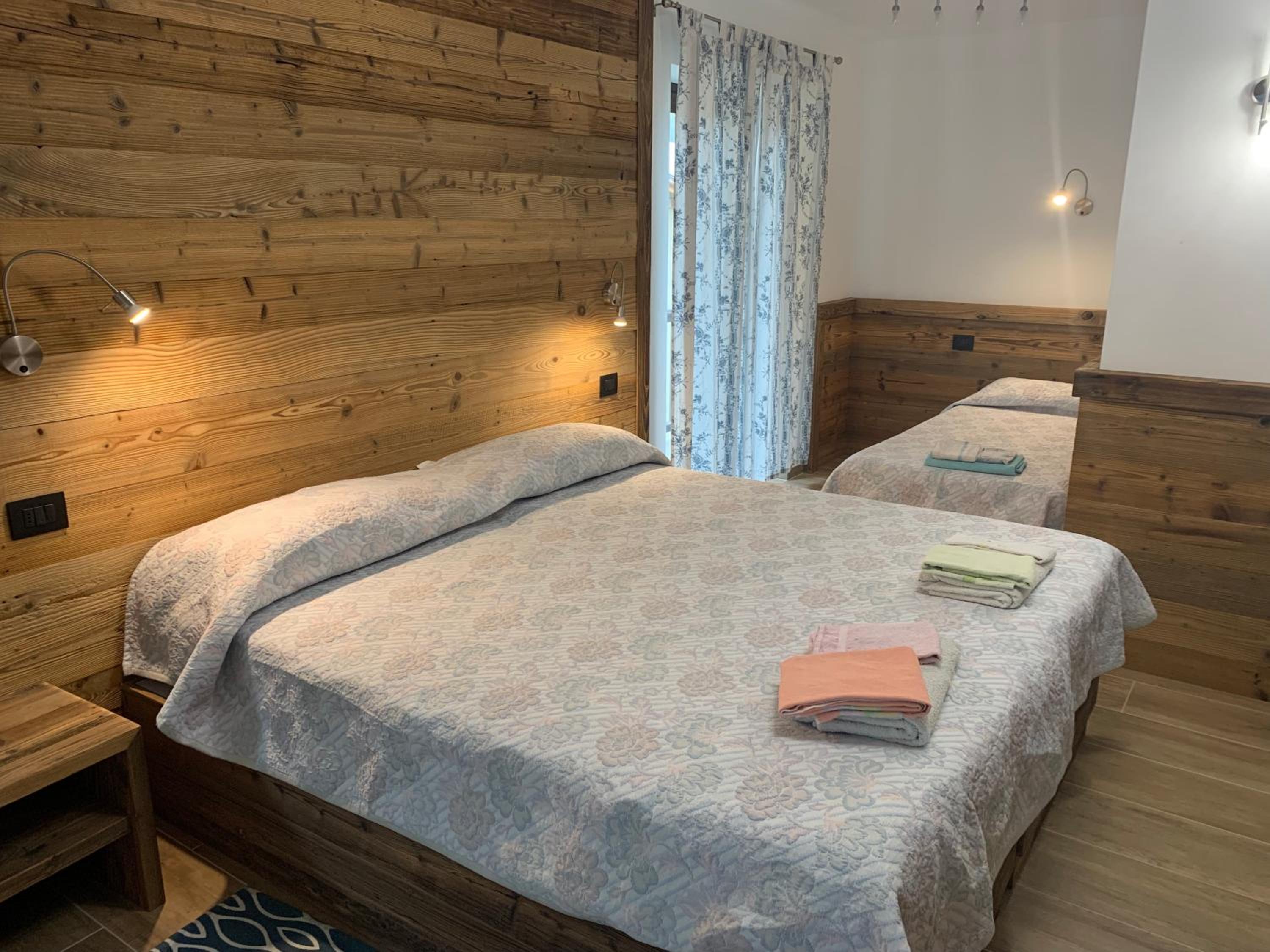 Comfort Triple Room with Shower - Photo 4