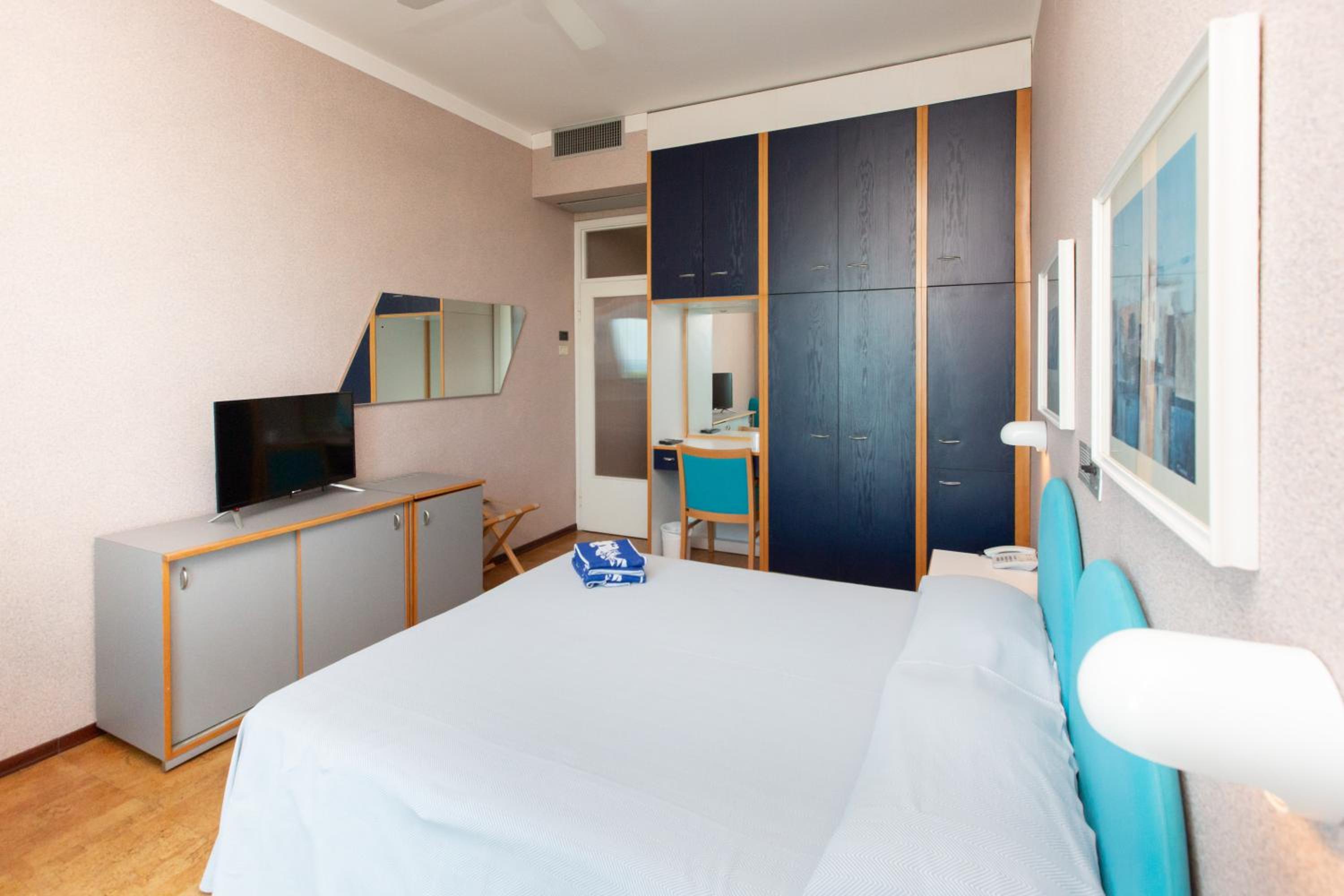 Double Room with Balcony photo 3