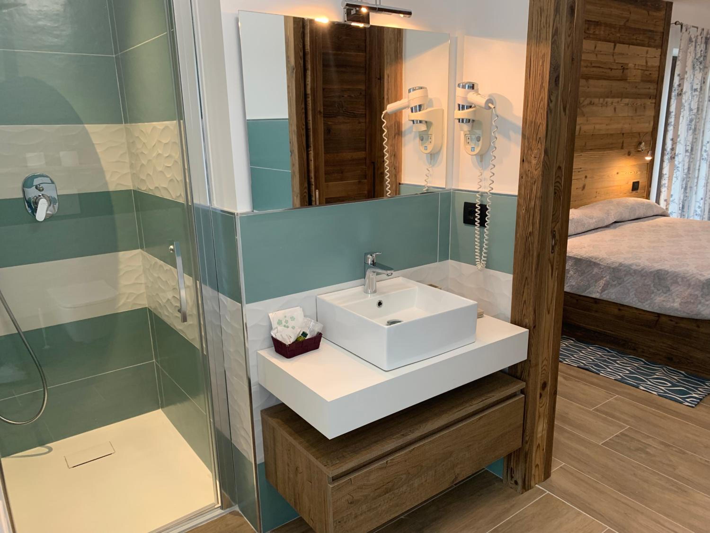 Comfort Triple Room with Shower - Photo 6