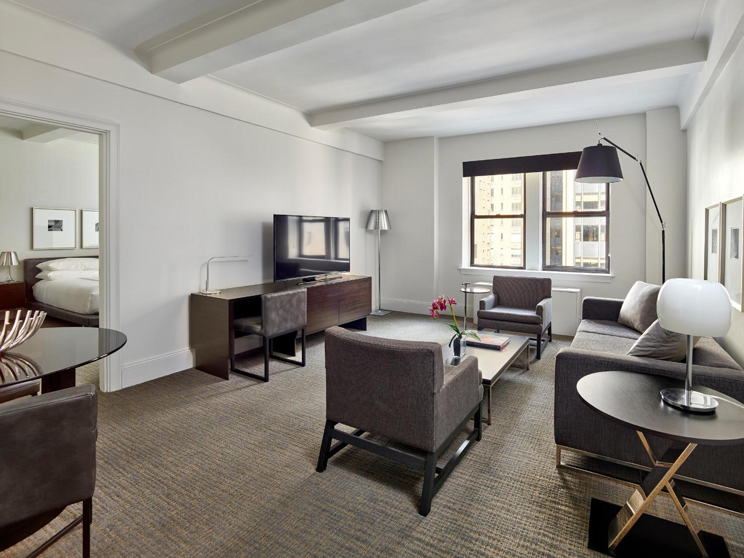 One Bedroom Platinum Suite photo 2