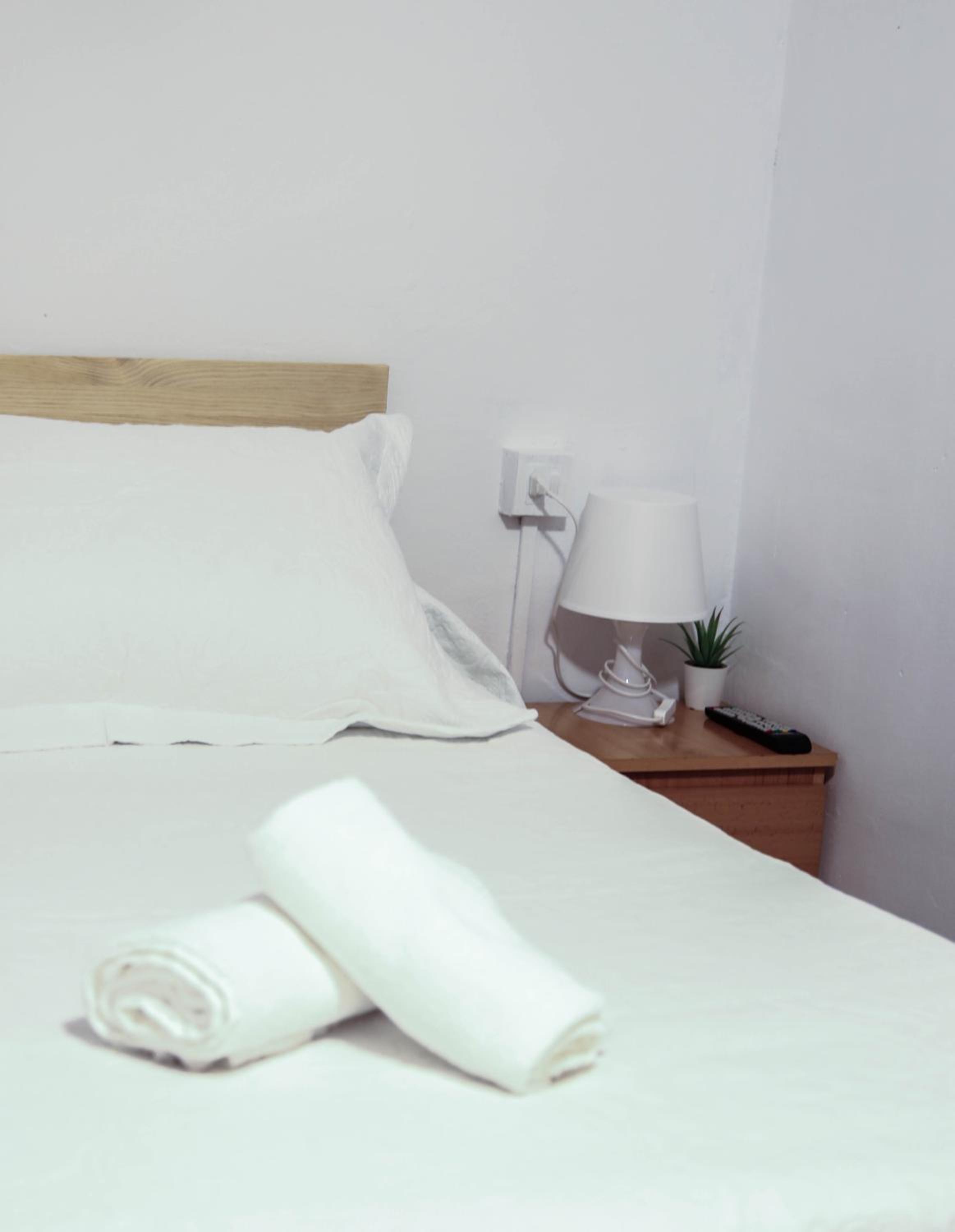 Double Room with Private Bathroom - Photo 5