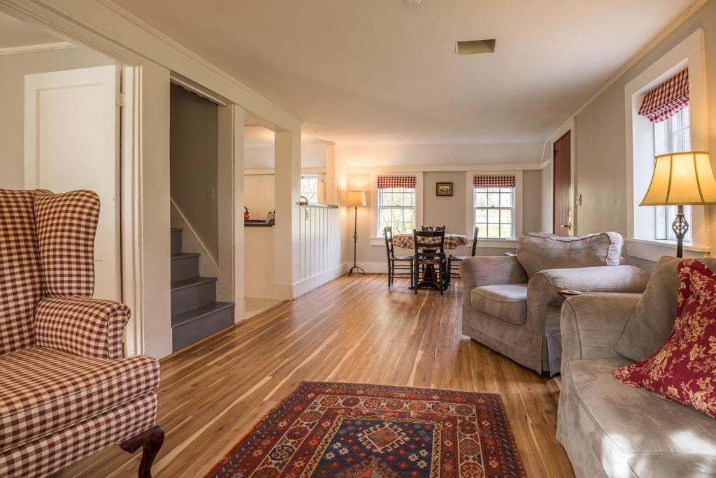 Three-Bedroom Apartment - Photo 1