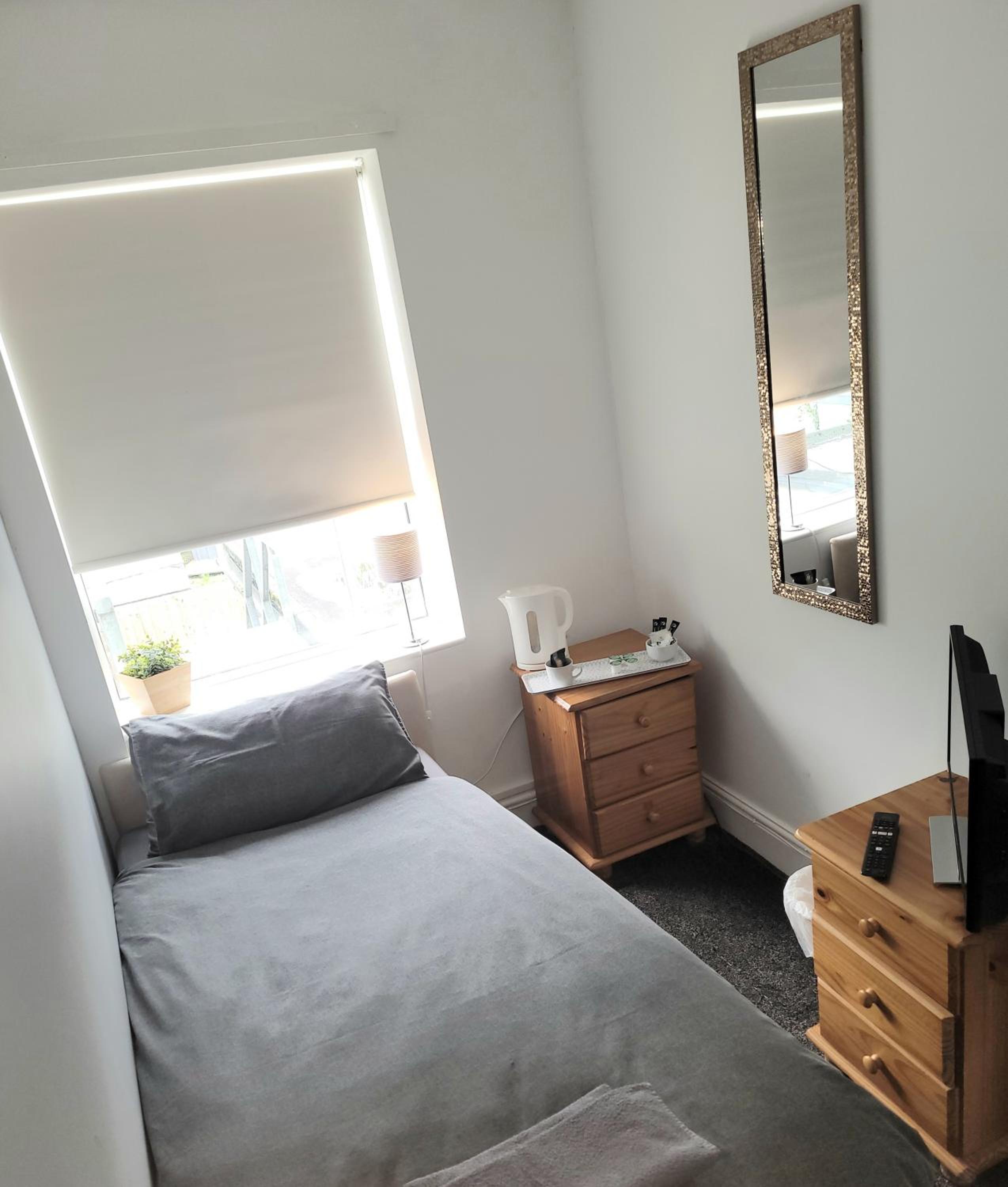 Single Room With Bathroom photo 1
