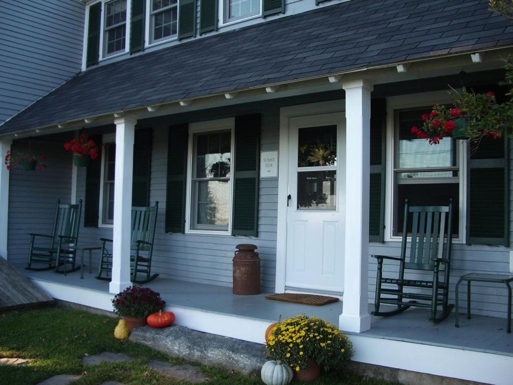 Three-Bedroom House - Photo 3